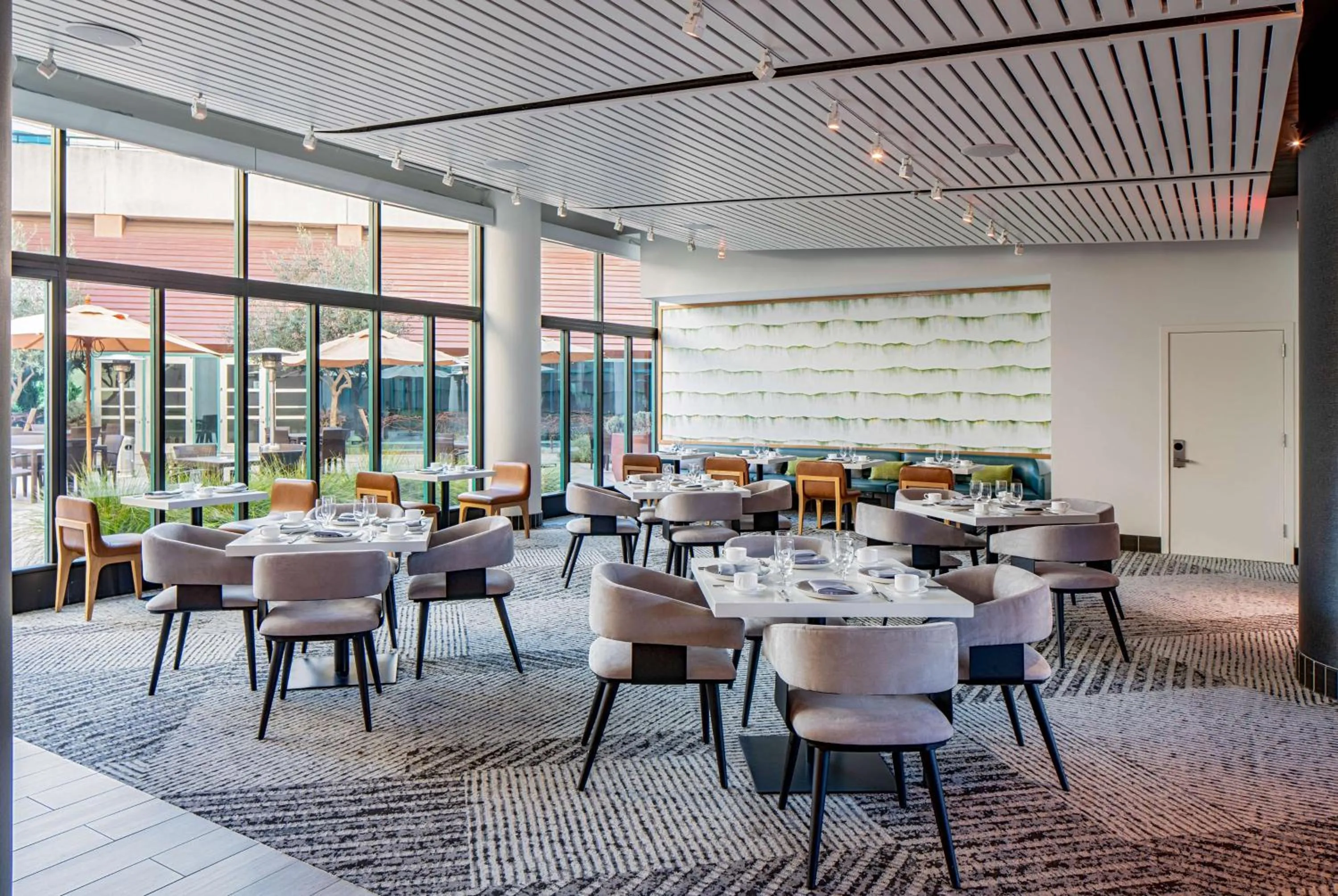 Restaurant/places to eat in Hyatt Regency Santa Clara