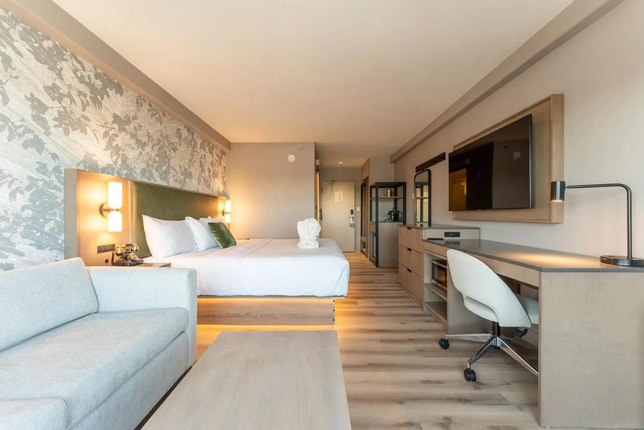 Bed in Park Town Hotel