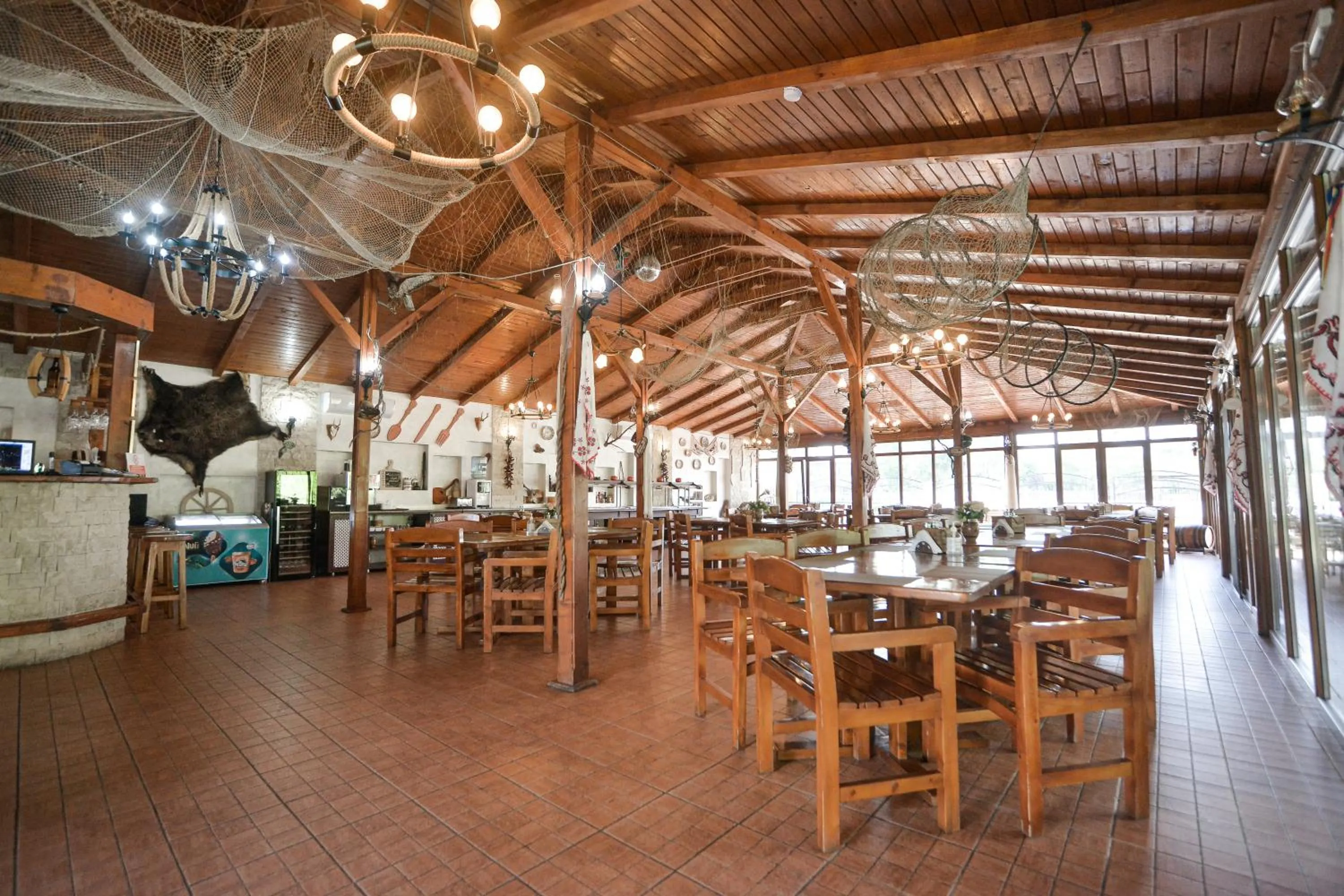 Restaurant/places to eat in Pensiunea Ovidiu