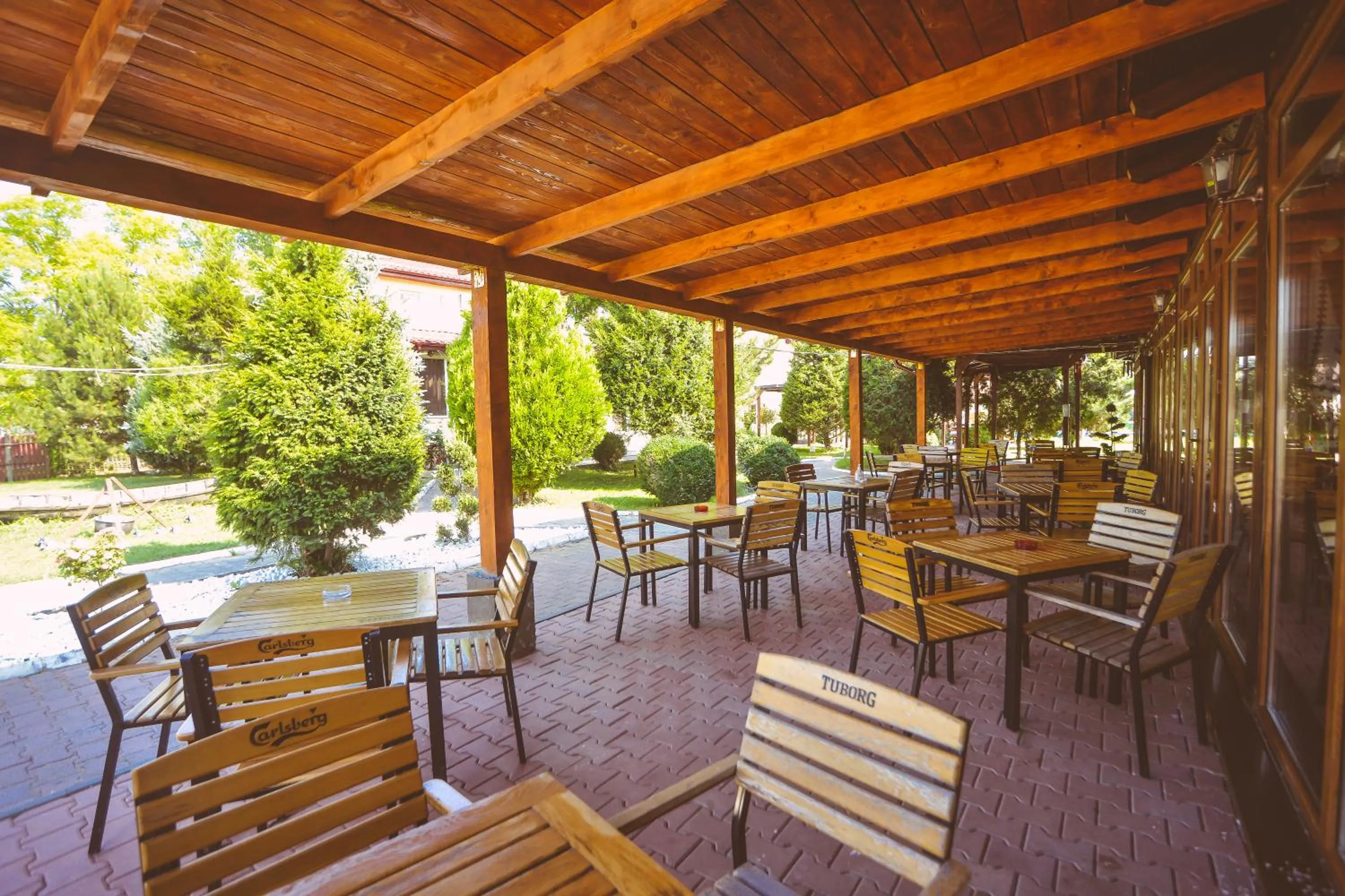 Restaurant/places to eat in Pensiunea Ovidiu