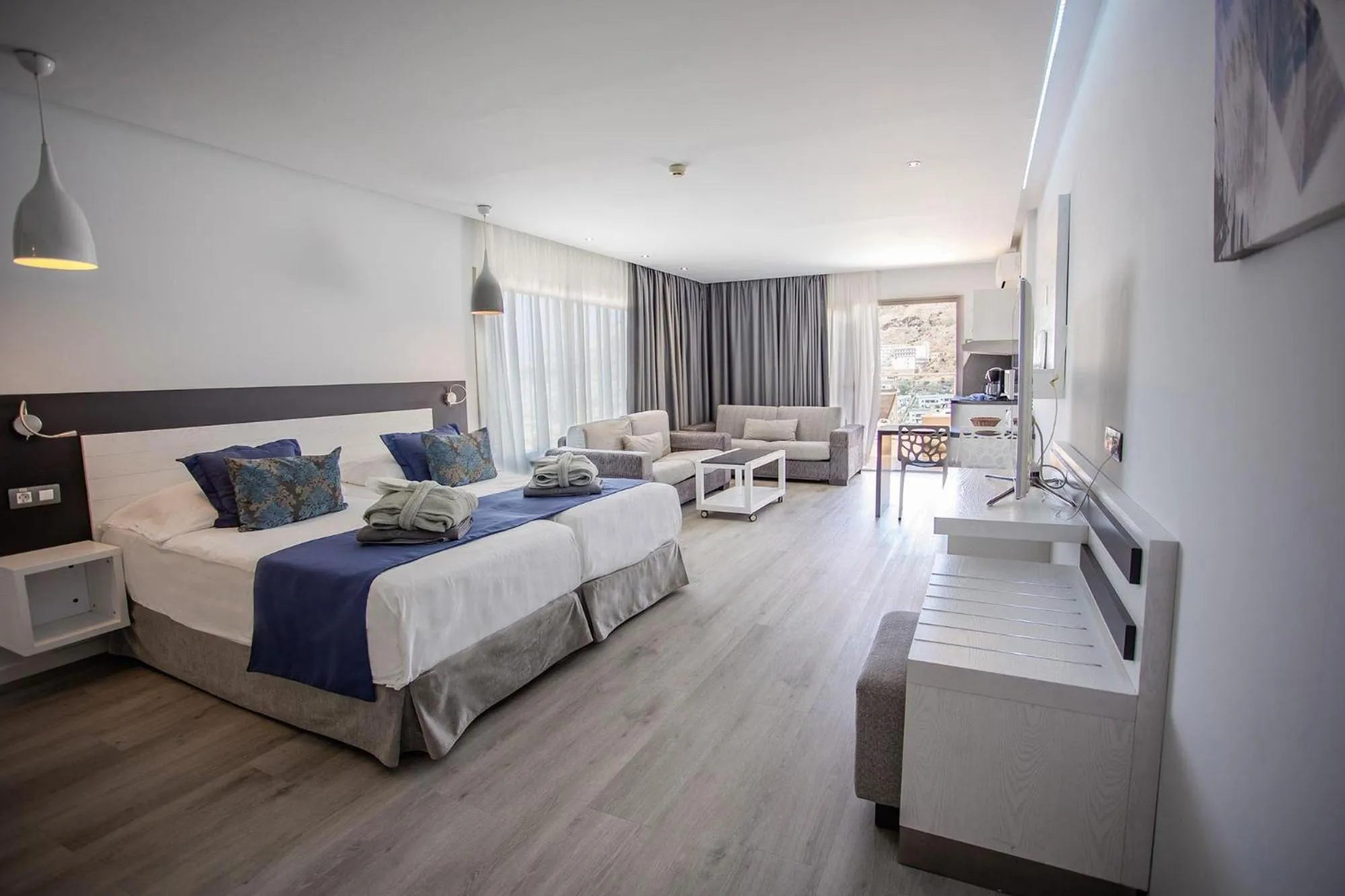 Photo of the whole room, Bed in Servatur Casablanca Suites & Spa - Adults Only