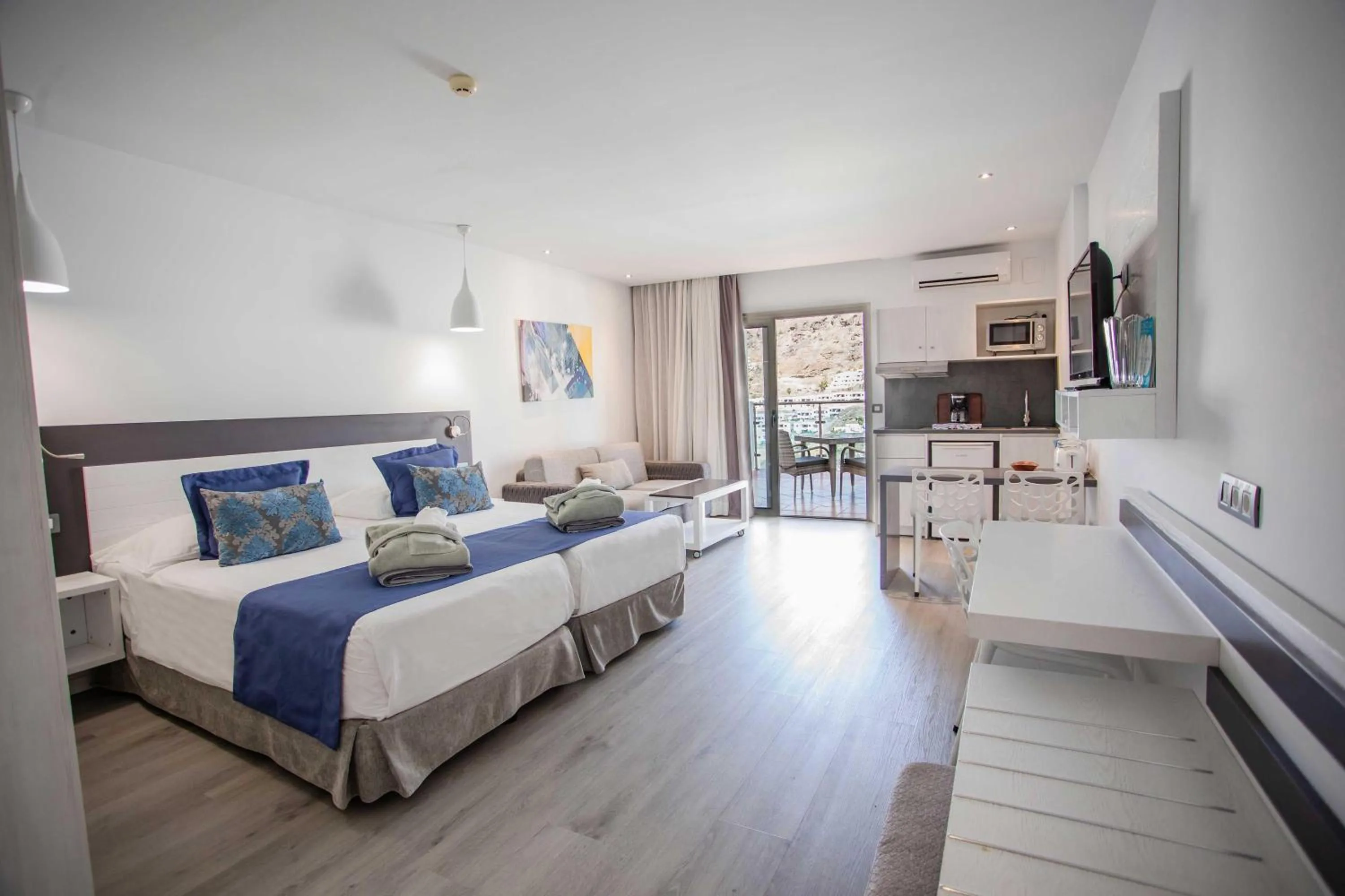 Photo of the whole room, Bed in Servatur Casablanca Suites & Spa - Adults Only