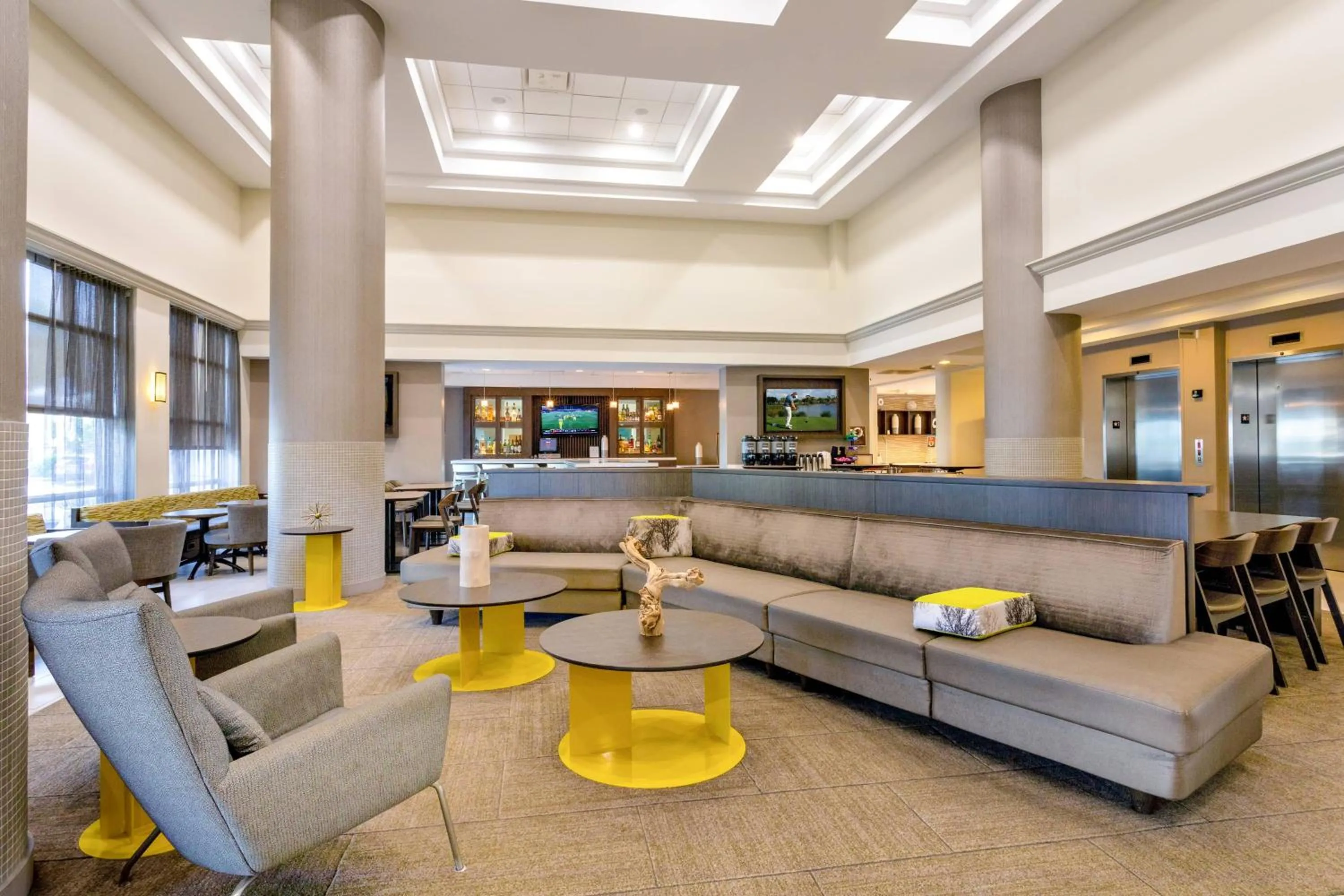 Lobby or reception in SpringHill Suites by Marriott Miami Airport South Blue Lagoon Area