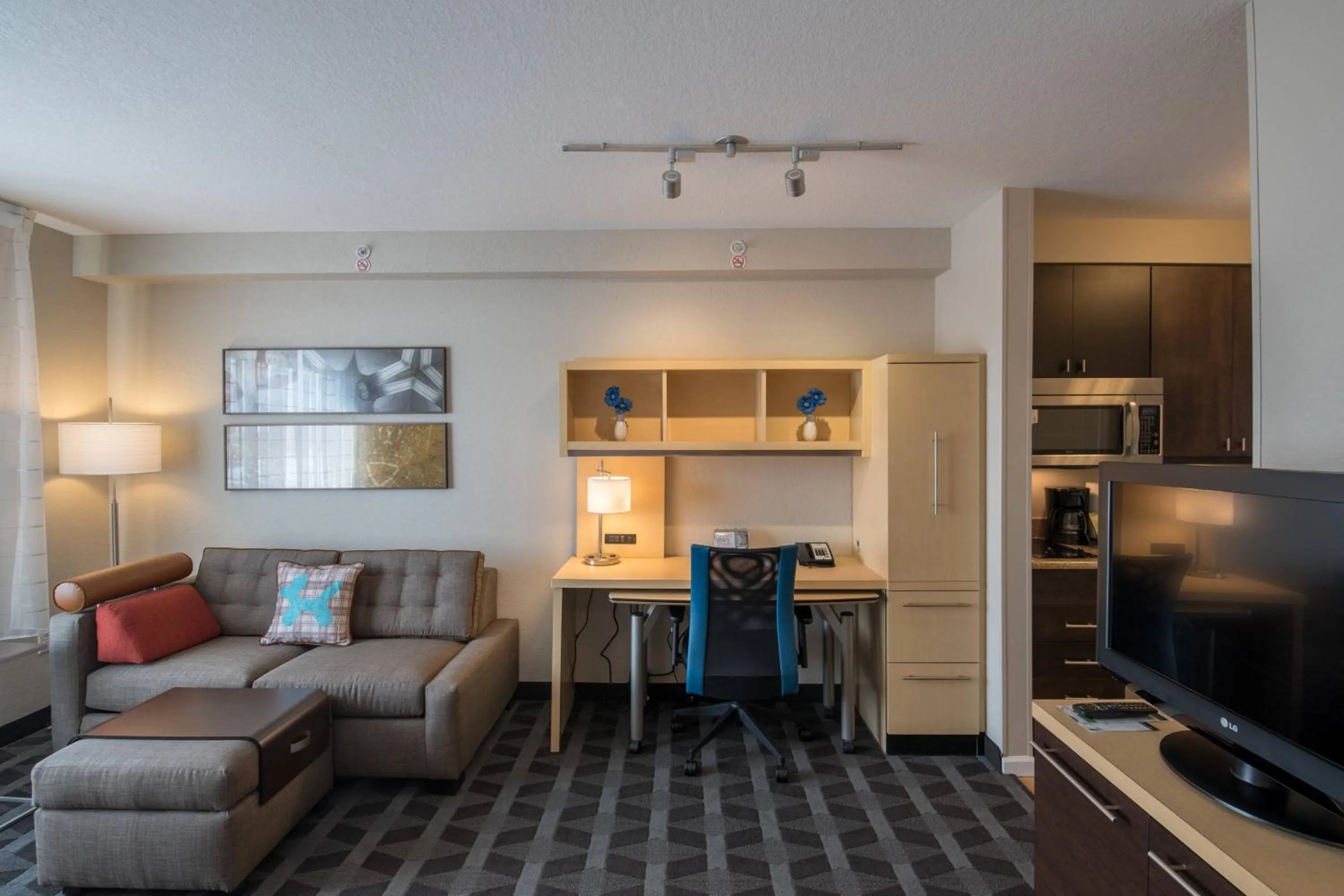 Living room in TownePlace Suites by Marriott Provo Orem
