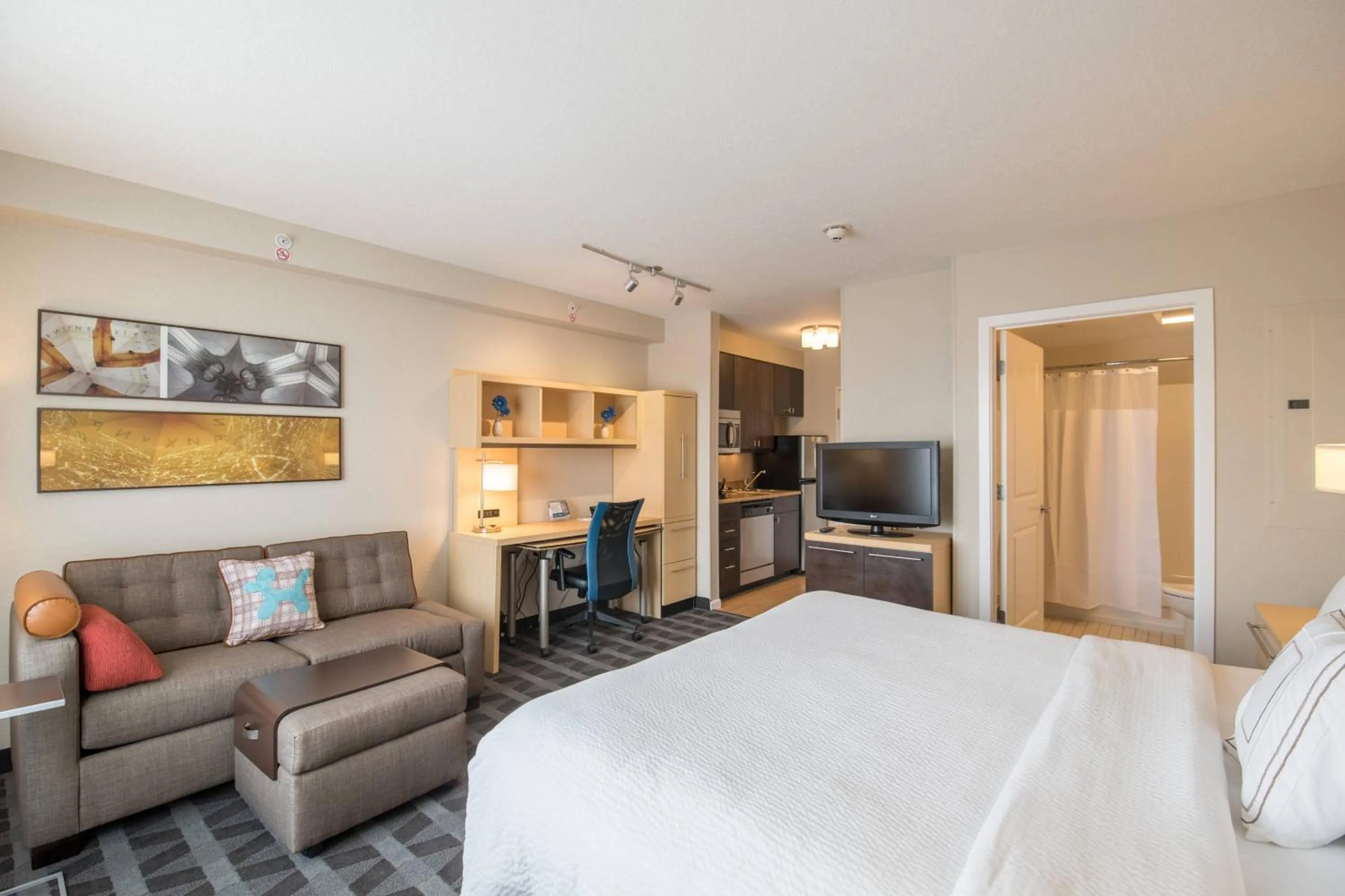 Bedroom, Bed in TownePlace Suites by Marriott Provo Orem