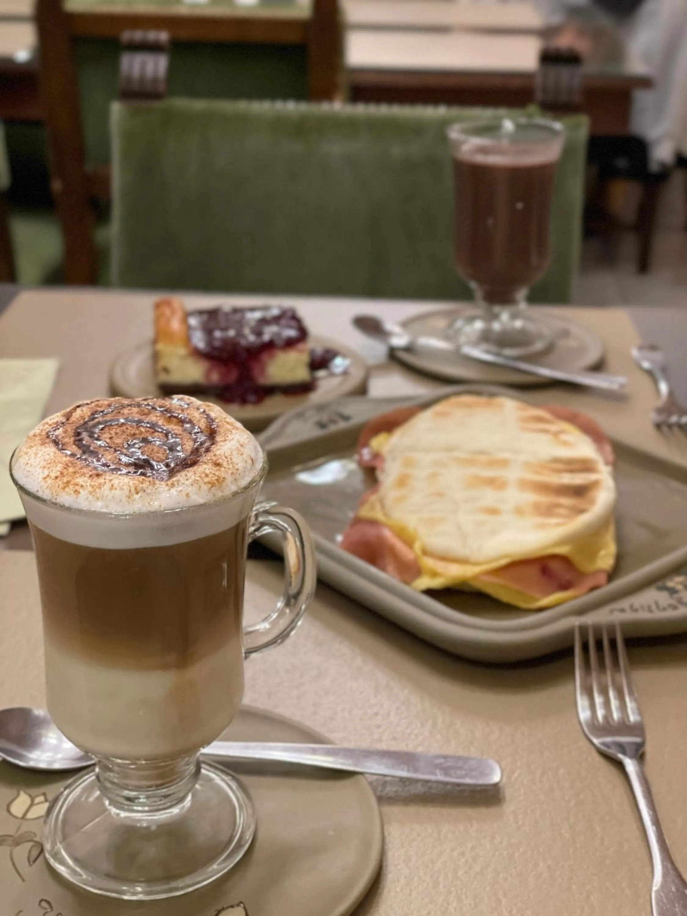 Restaurant/places to eat in Hosteria Santa Rita