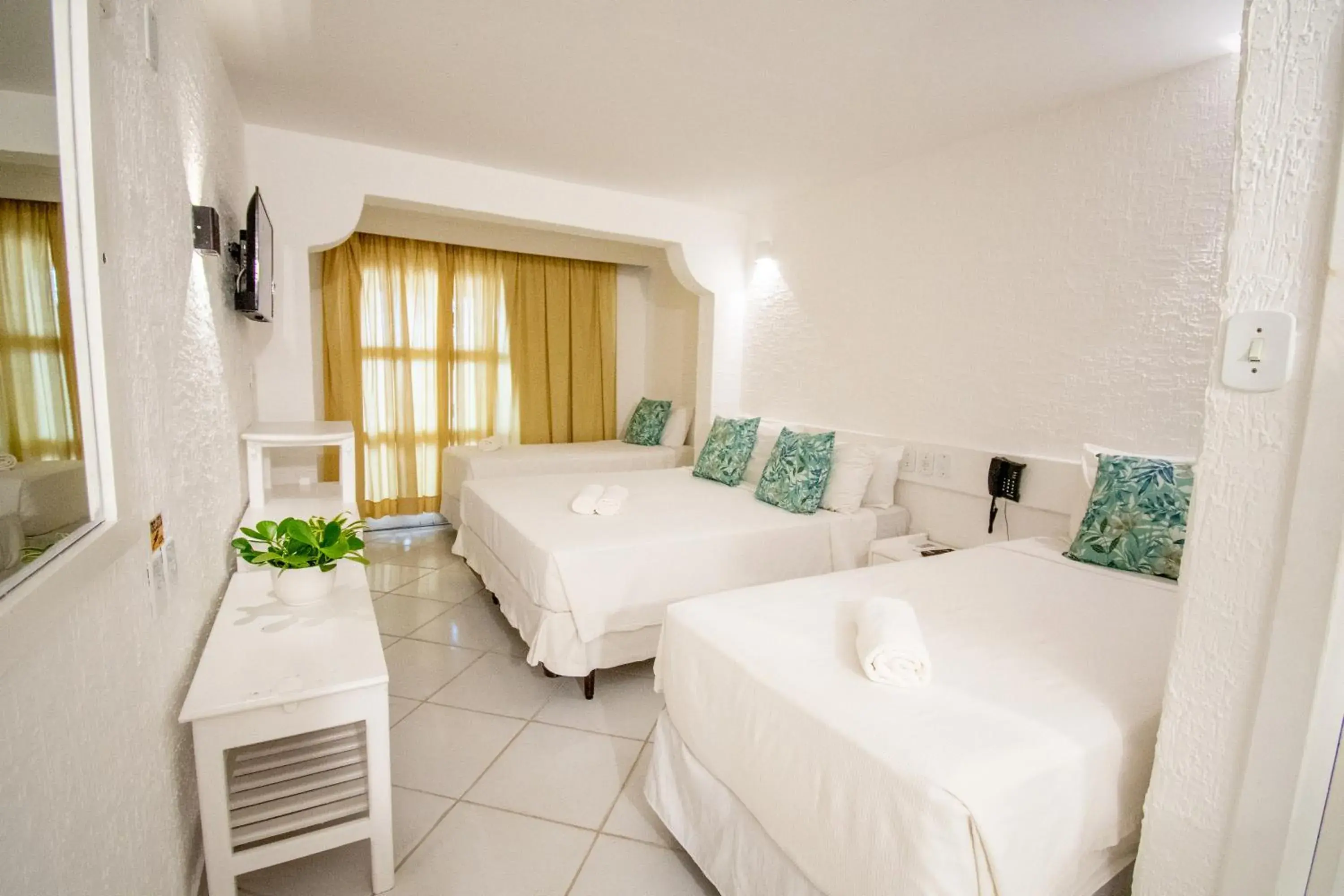 Suite with Pool View in Hotel Marina Quinta do Porto Suite with Pool View in Hotel Marina Quinta do Porto