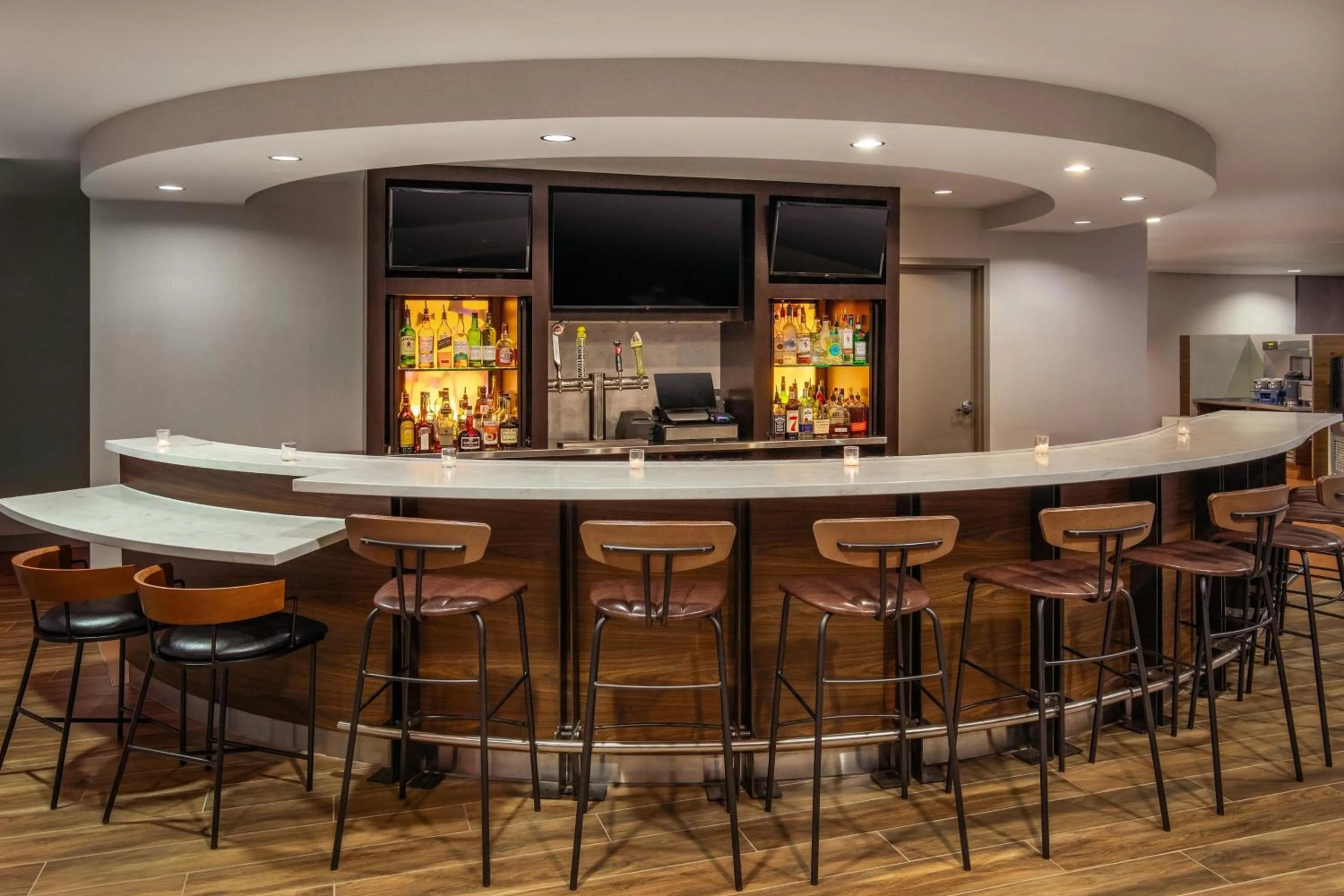 Lounge or bar in Courtyard Boston Marlborough