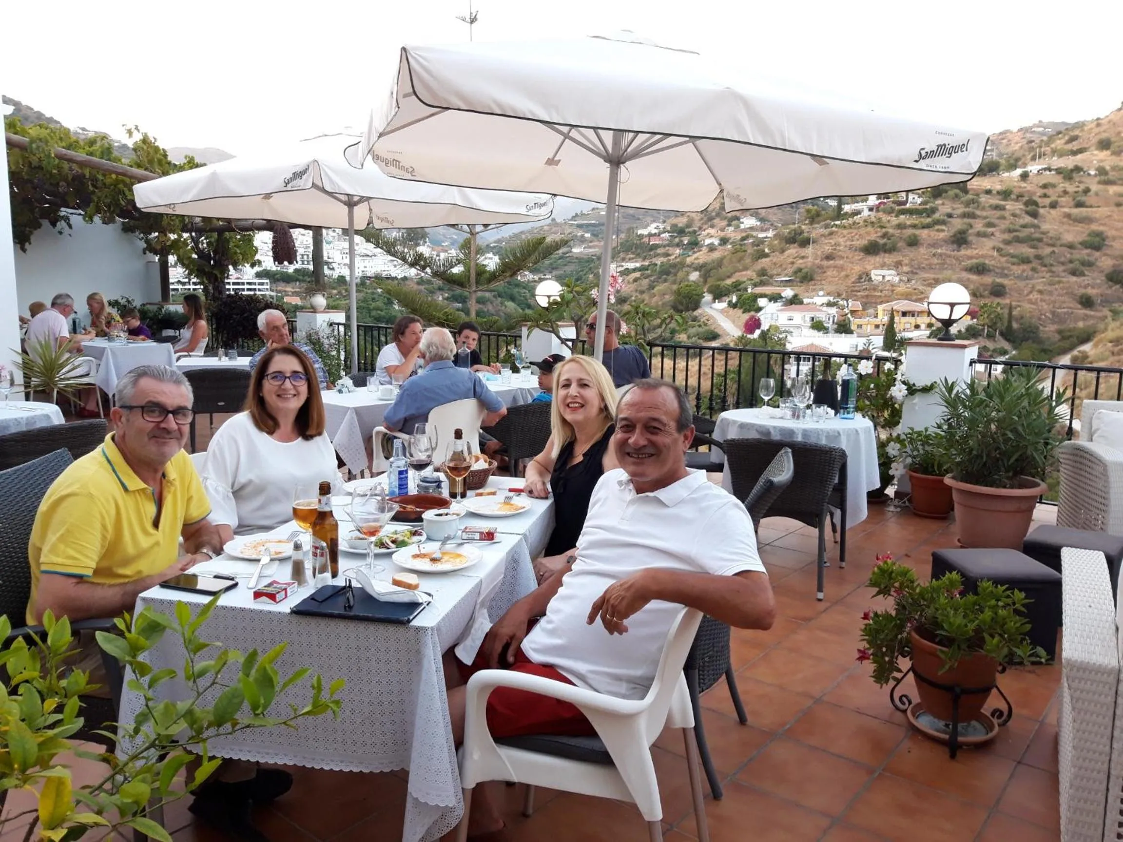 Restaurant/places to eat in Hotel La Casa