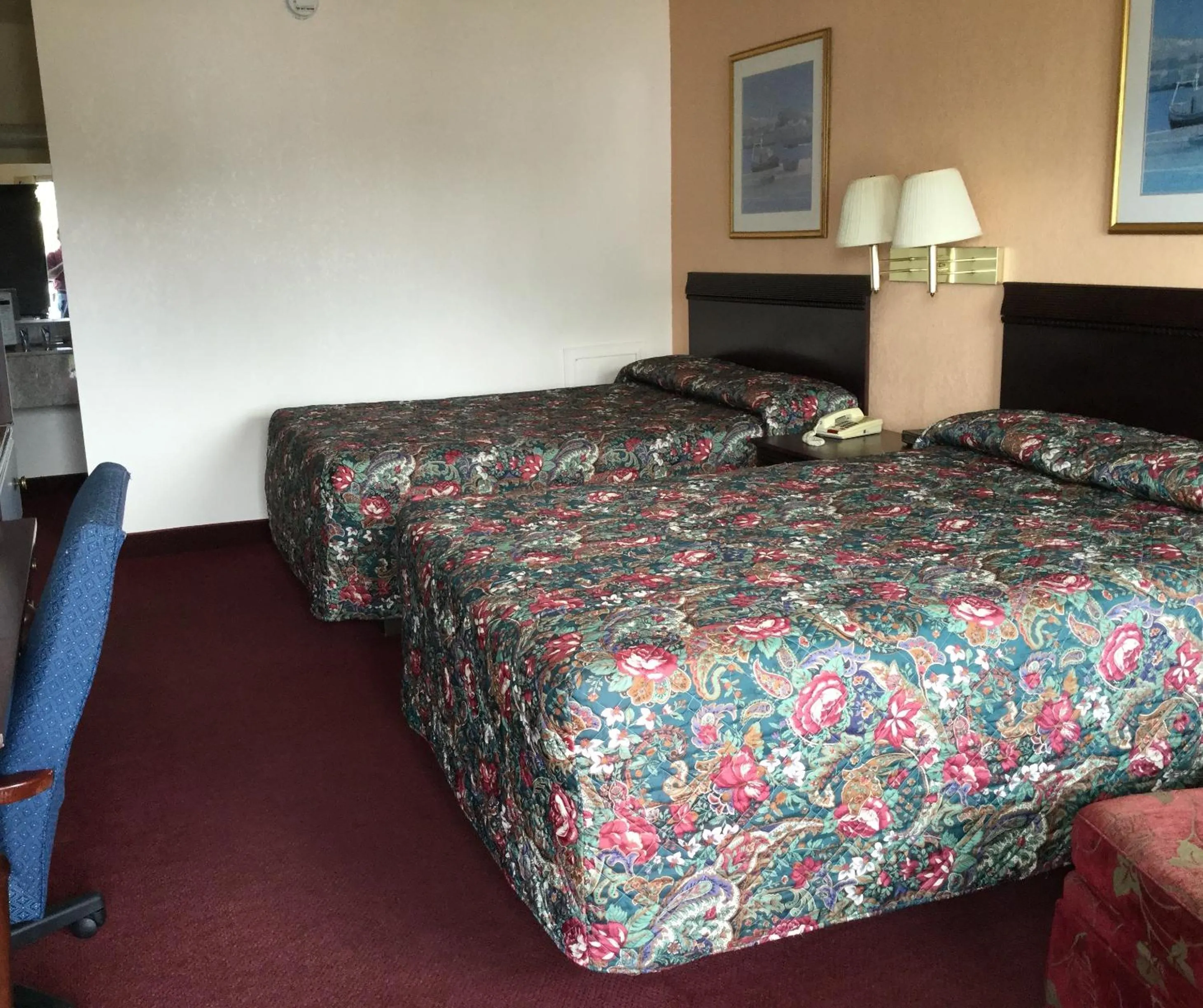 Photo of the whole room in Belmont Inn and Suites