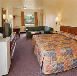 Deluxe King Suite in Belmont Inn and Suites Deluxe King Suite in Belmont Inn and Suites