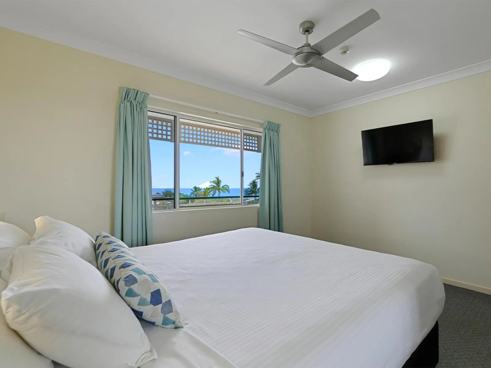 Bedroom, Bed in K'gari Beach Resort