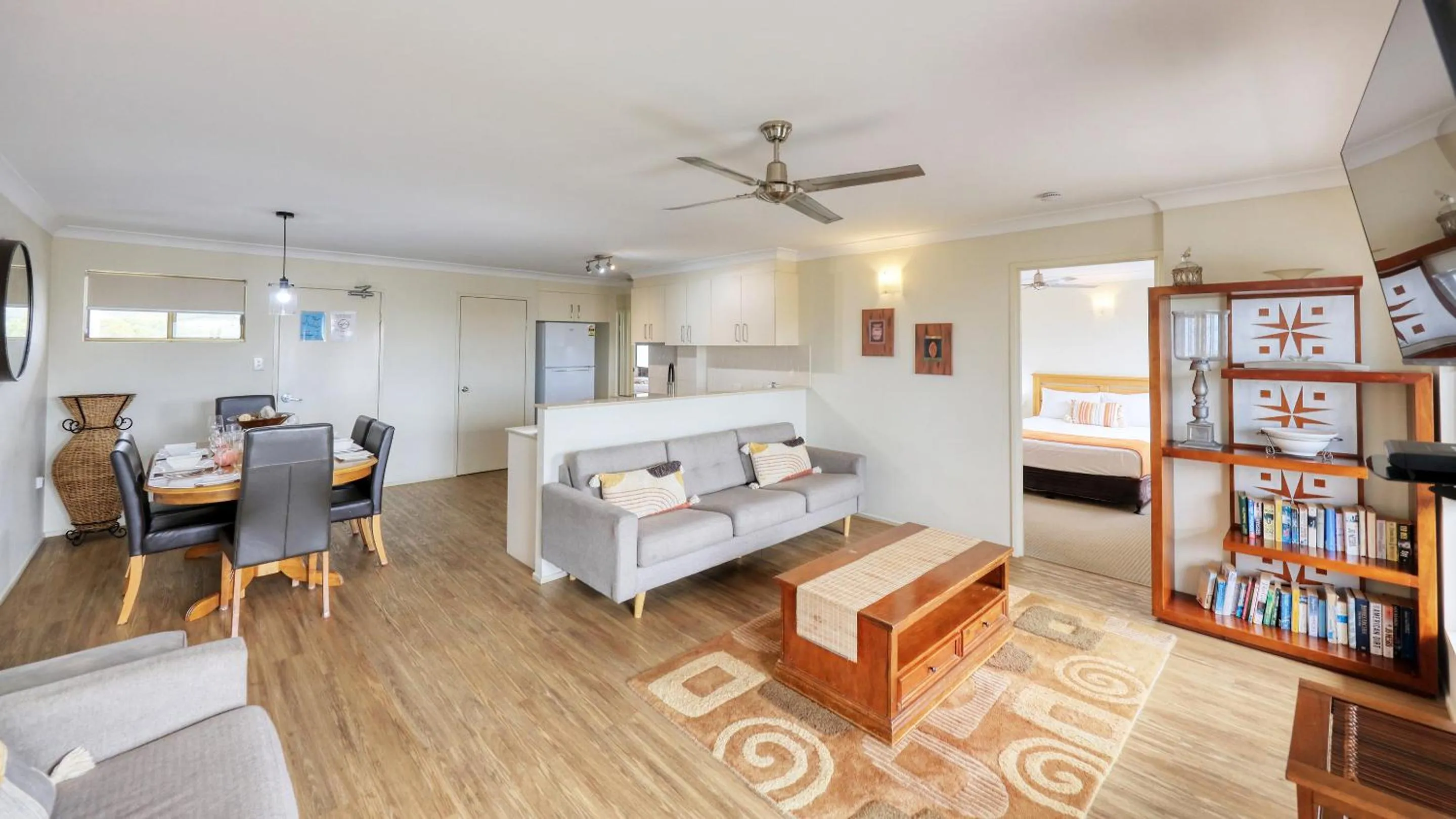 Living room, Bed in L'Amor Holiday Apartments