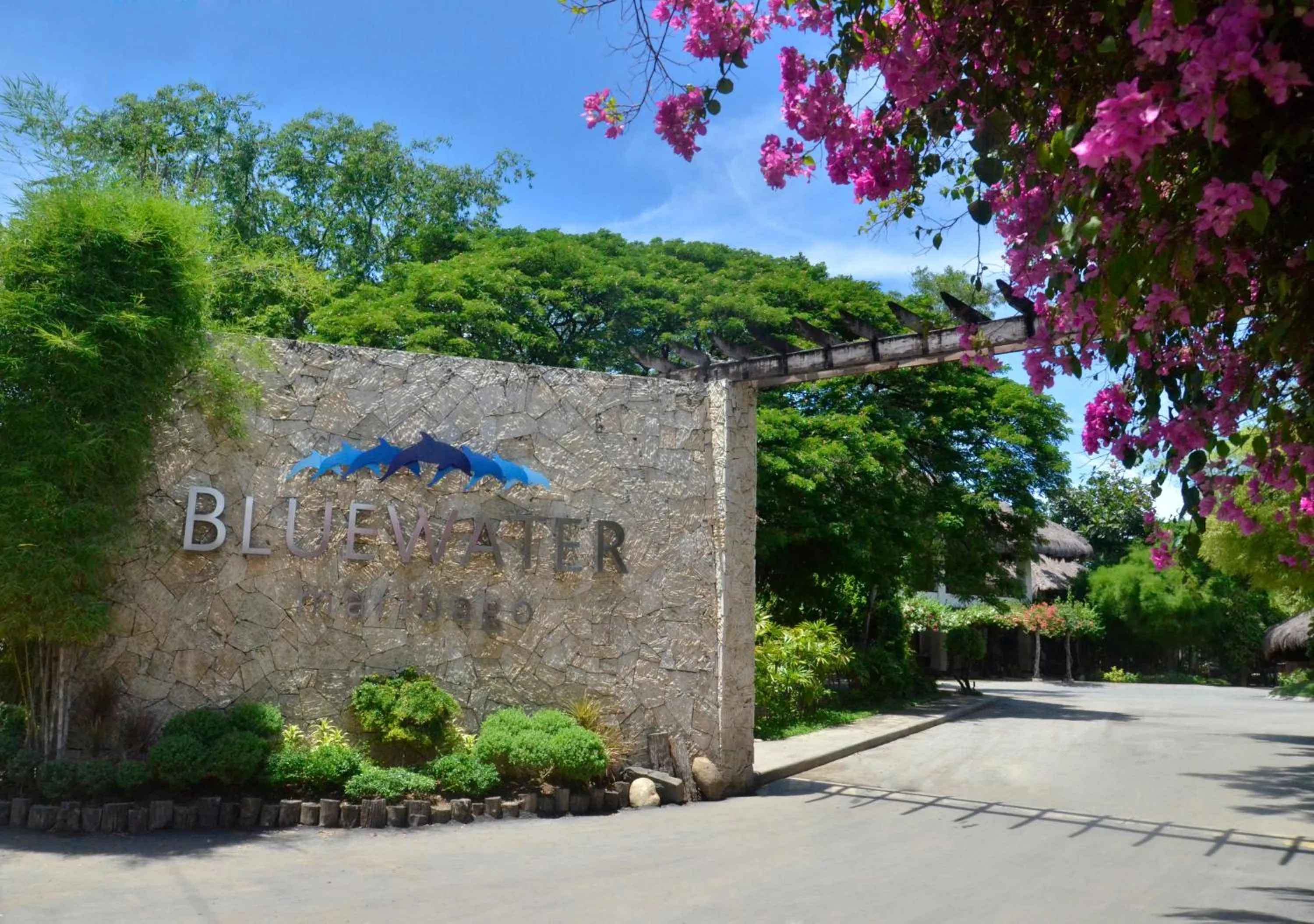 Facade/entrance in Bluewater Maribago Beach Resort