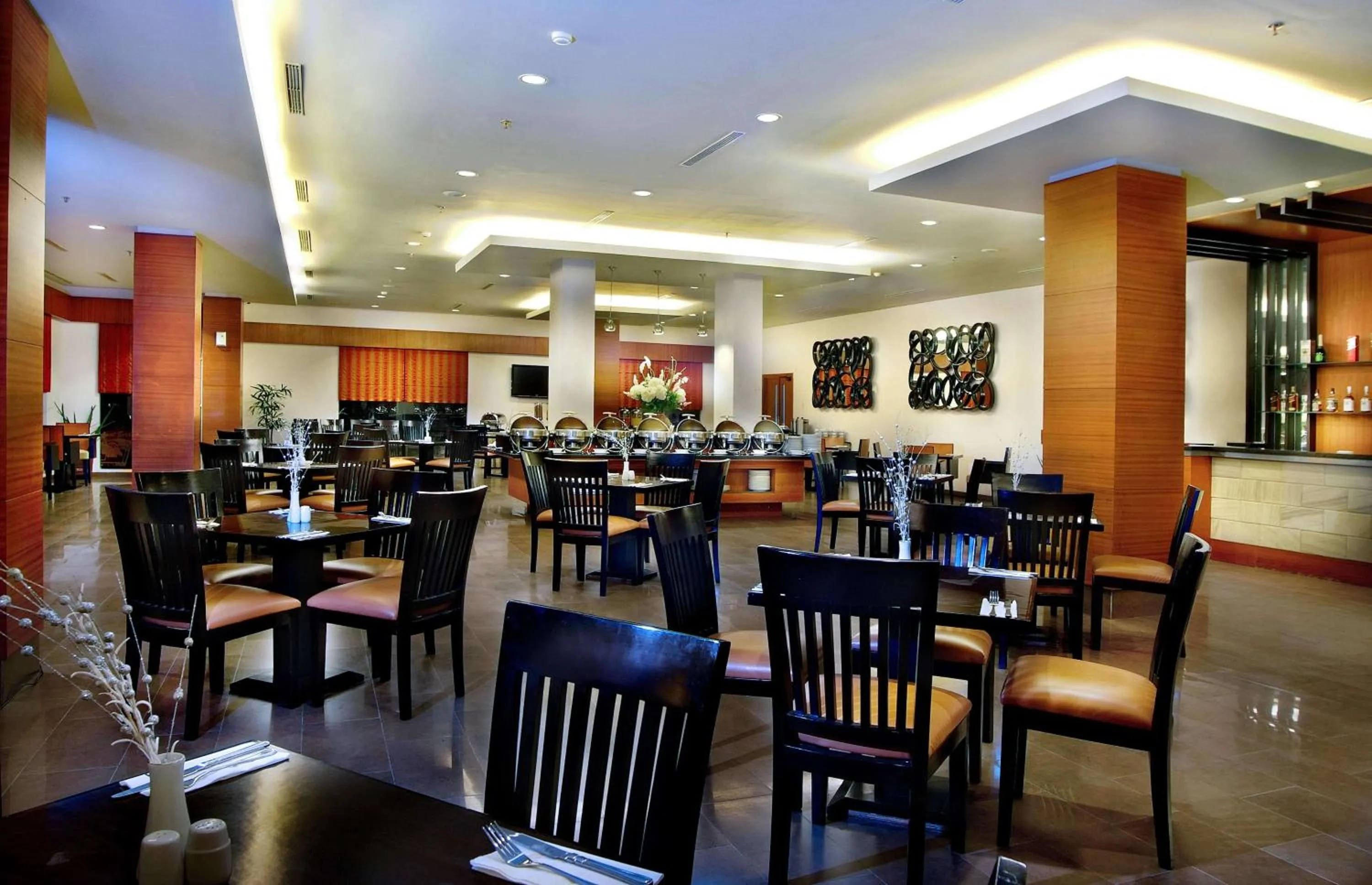 Restaurant/places to eat in Aston Tanjung City Hotel