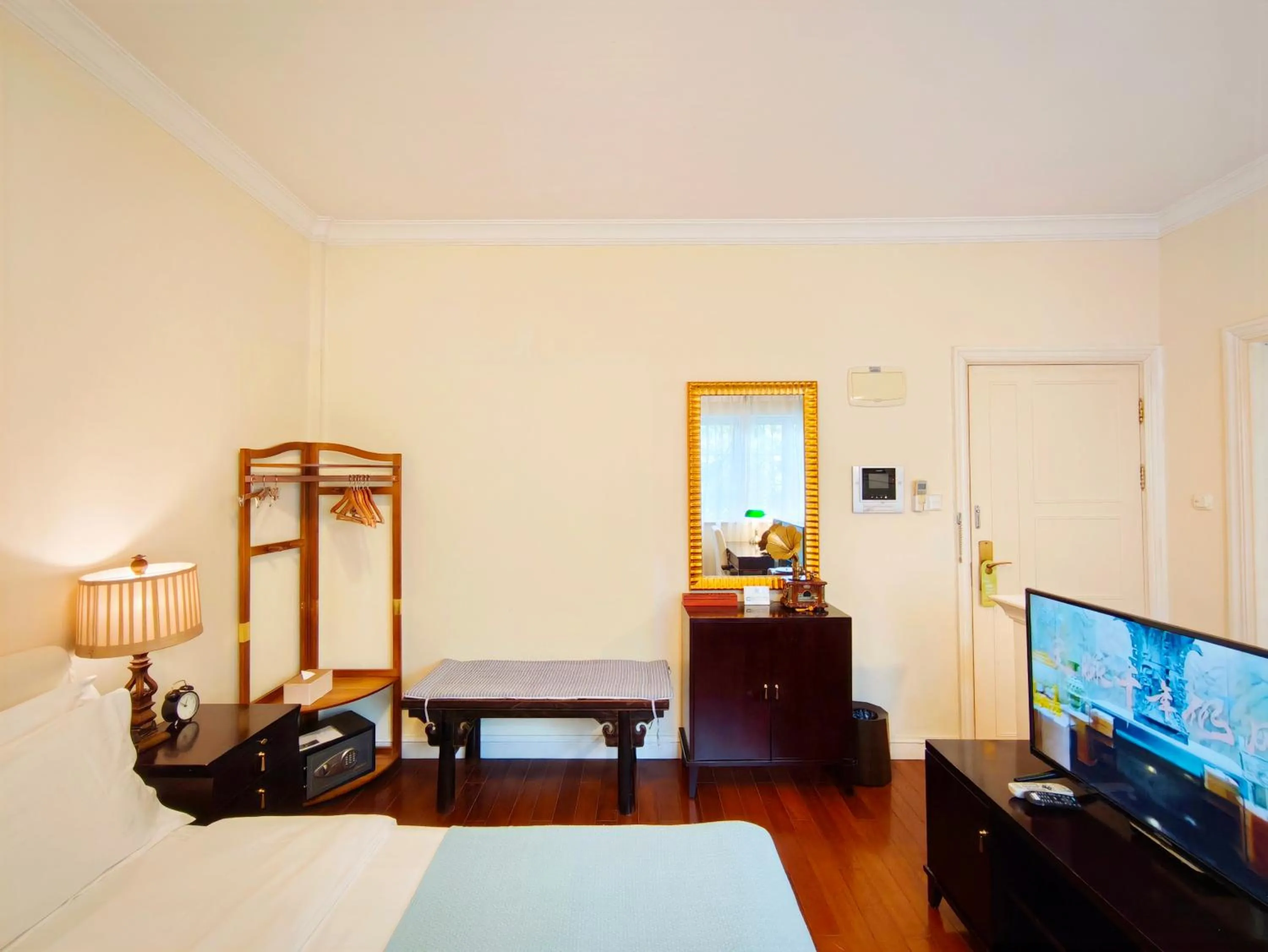 Bed in Ladoll Service Apartments