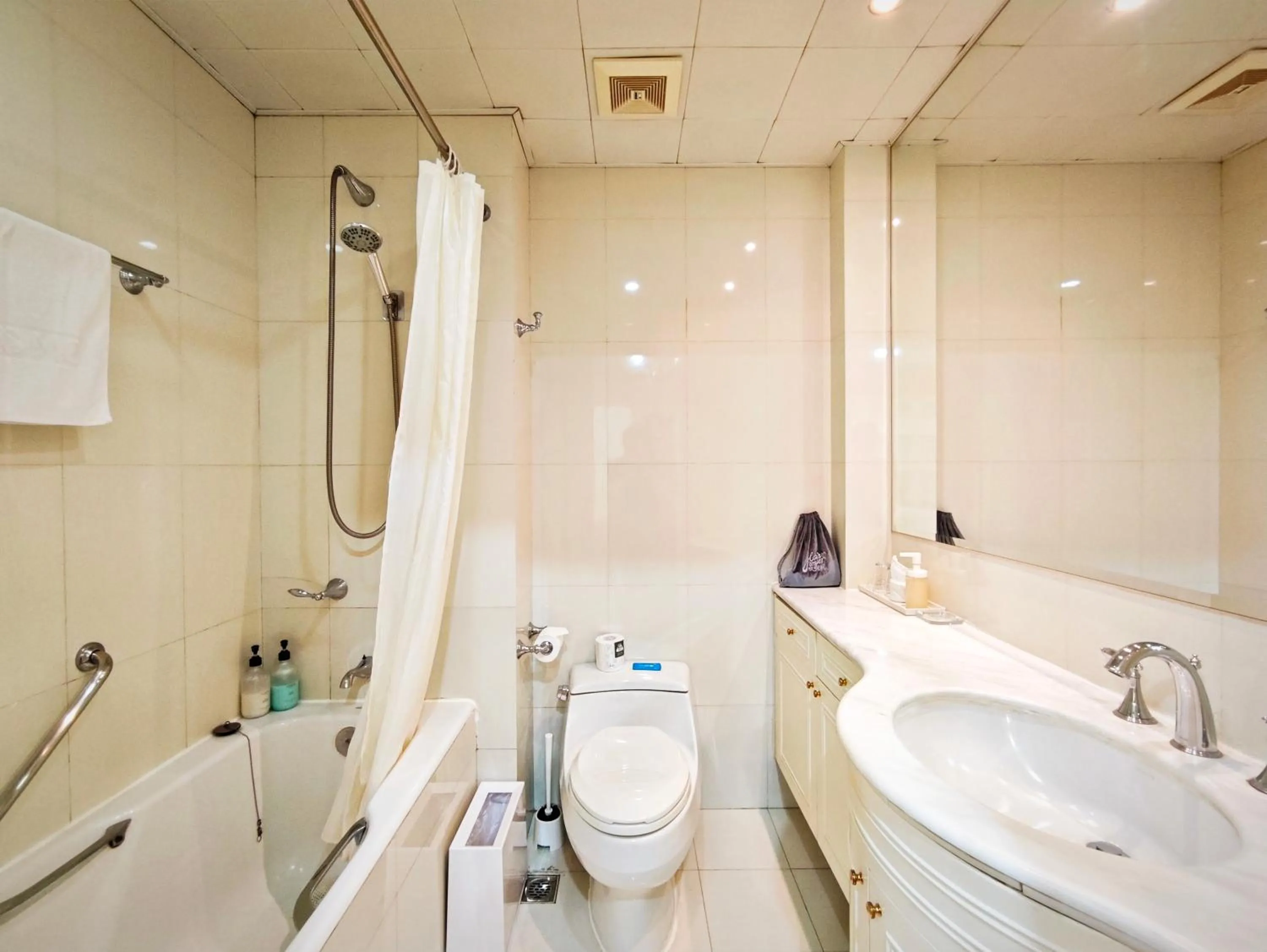 Ladoll Service Apartments