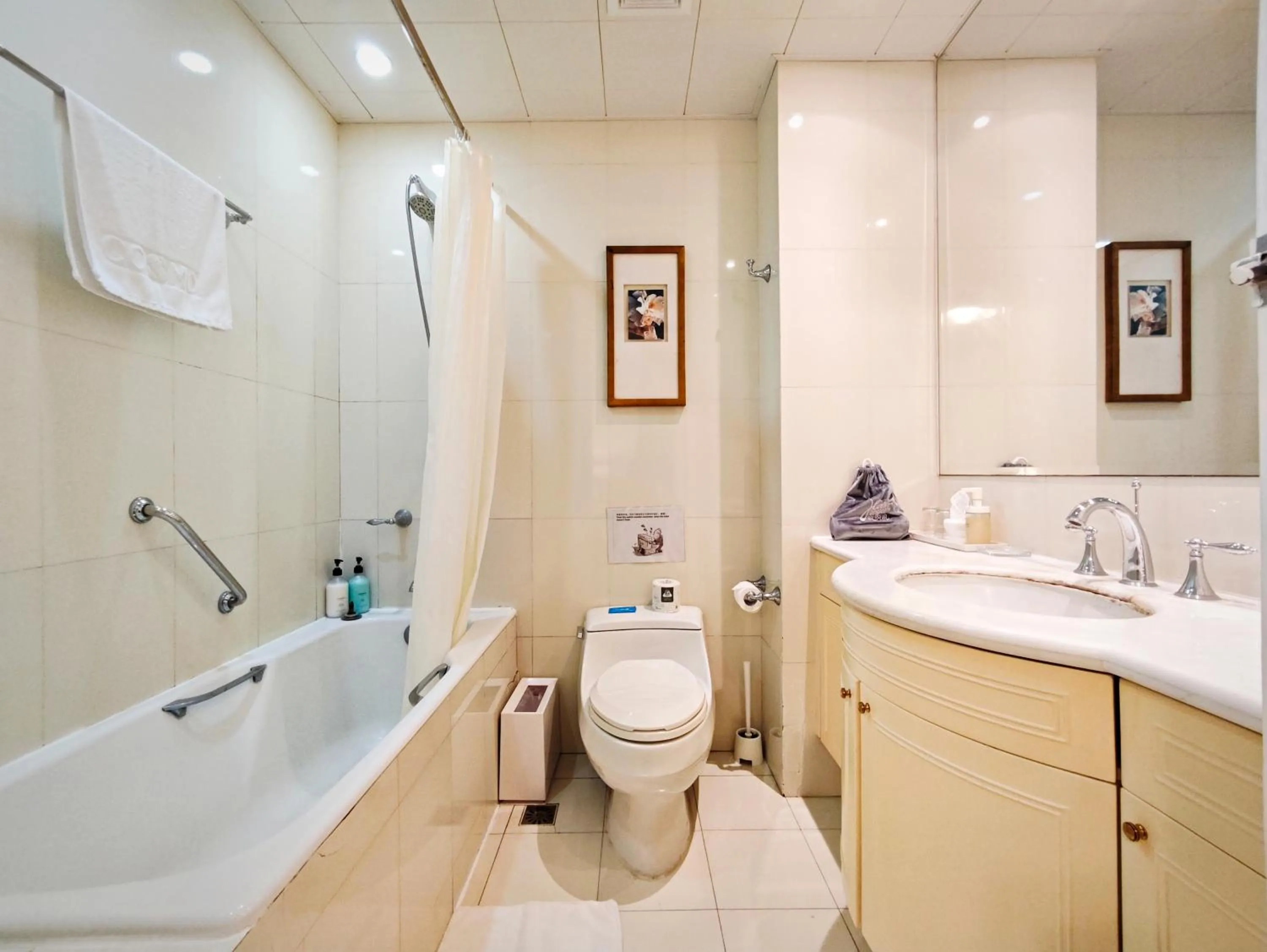 Ladoll Service Apartments