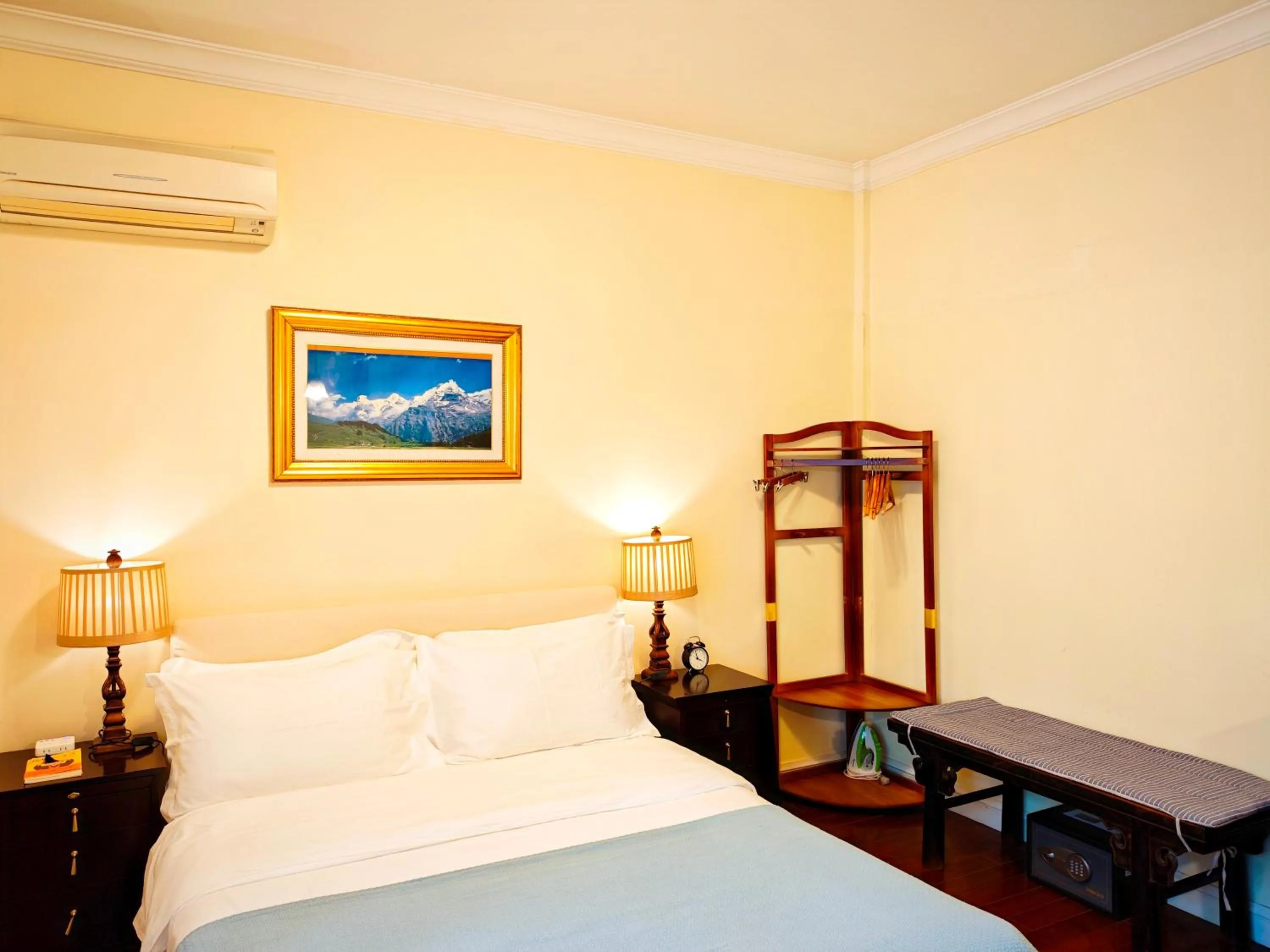 Bed in Ladoll Service Apartments