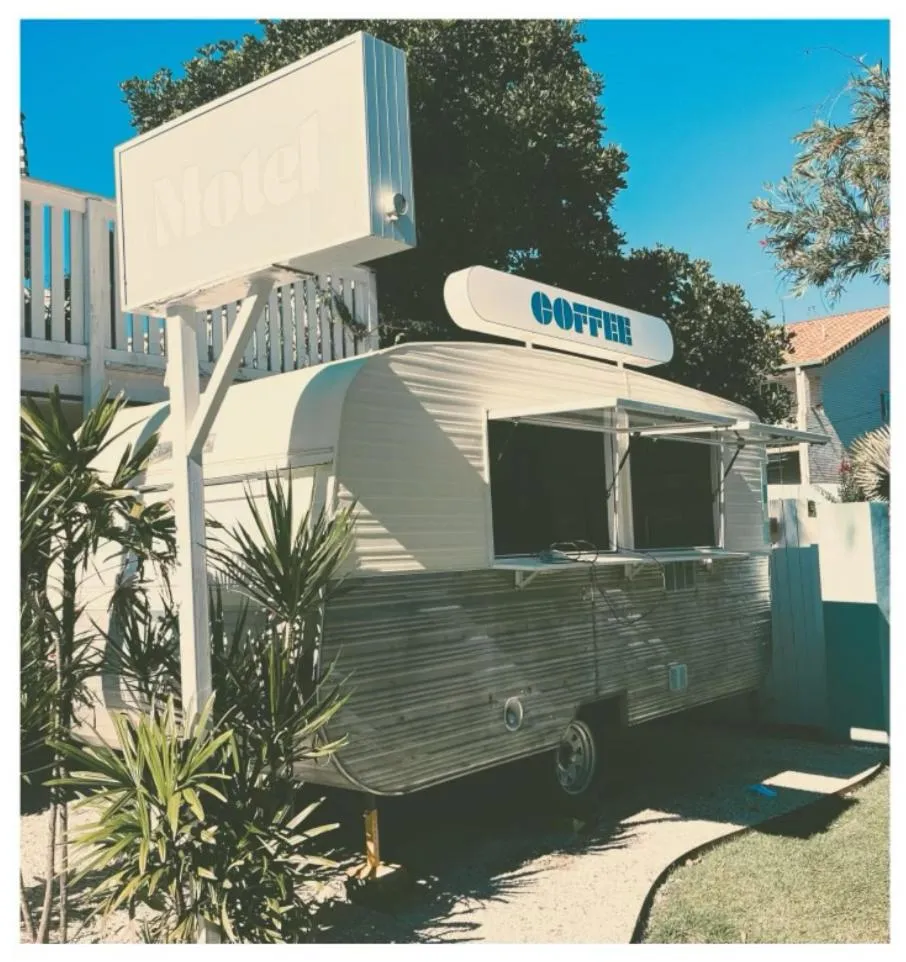 Restaurant/places to eat in The Blue Water Motel