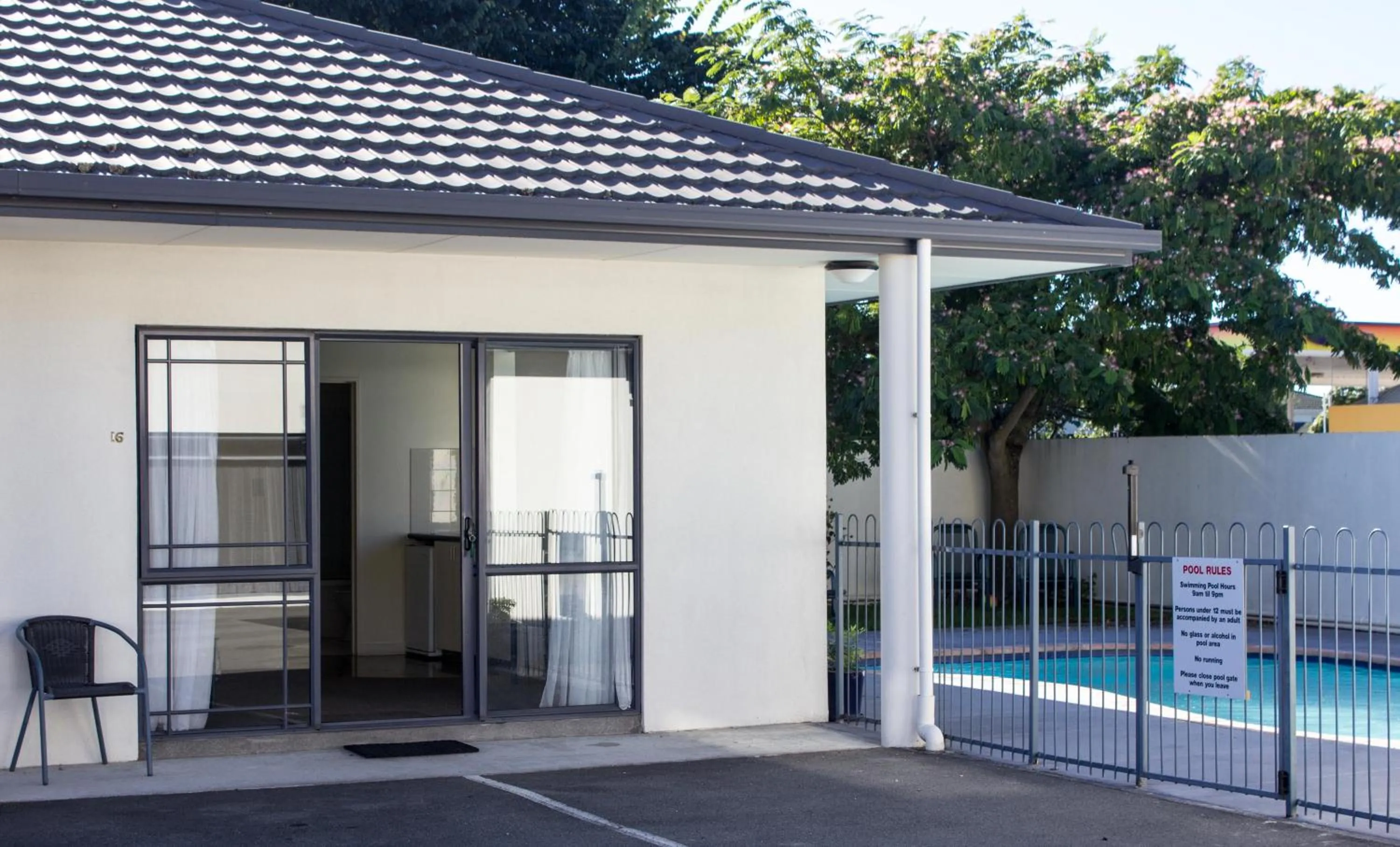 Swimming pool in ASURE Phoenix Motor Inn