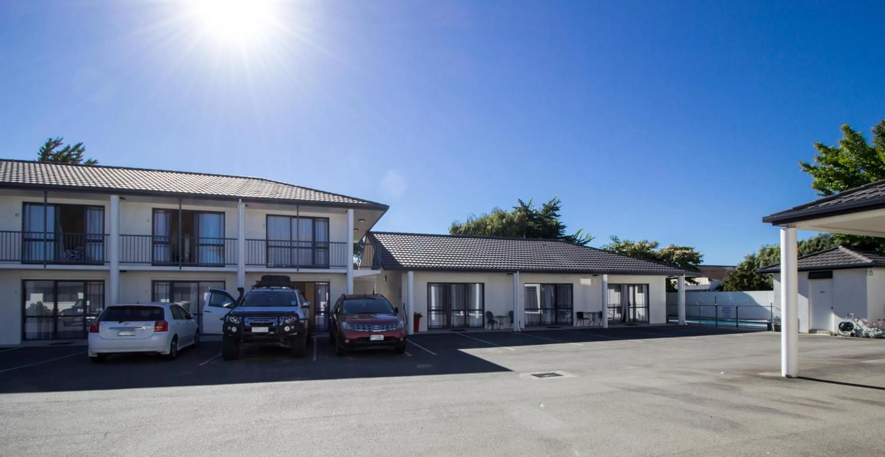Property building in ASURE Phoenix Motor Inn
