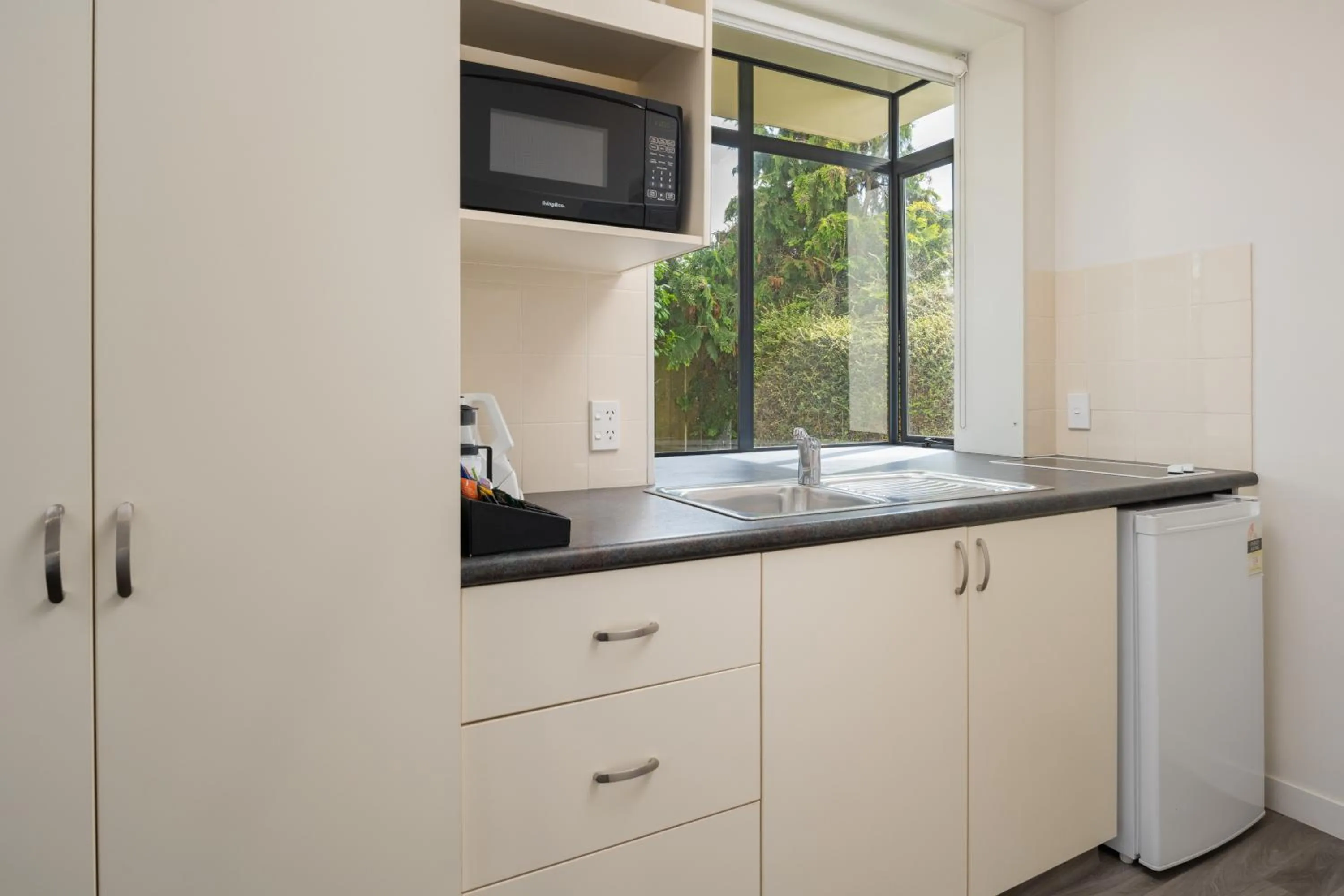 Coffee/tea facilities in ASURE Phoenix Motor Inn