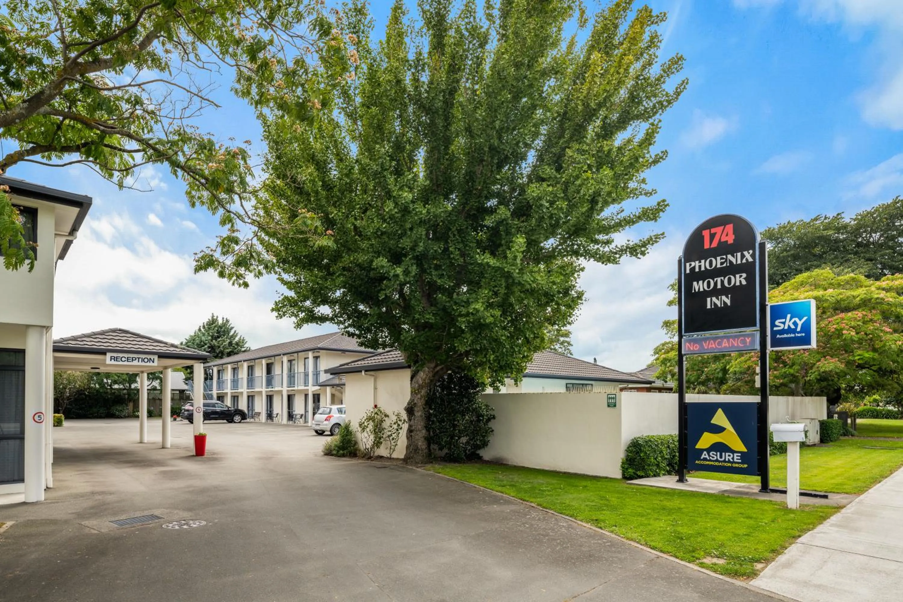 Property building in ASURE Phoenix Motor Inn