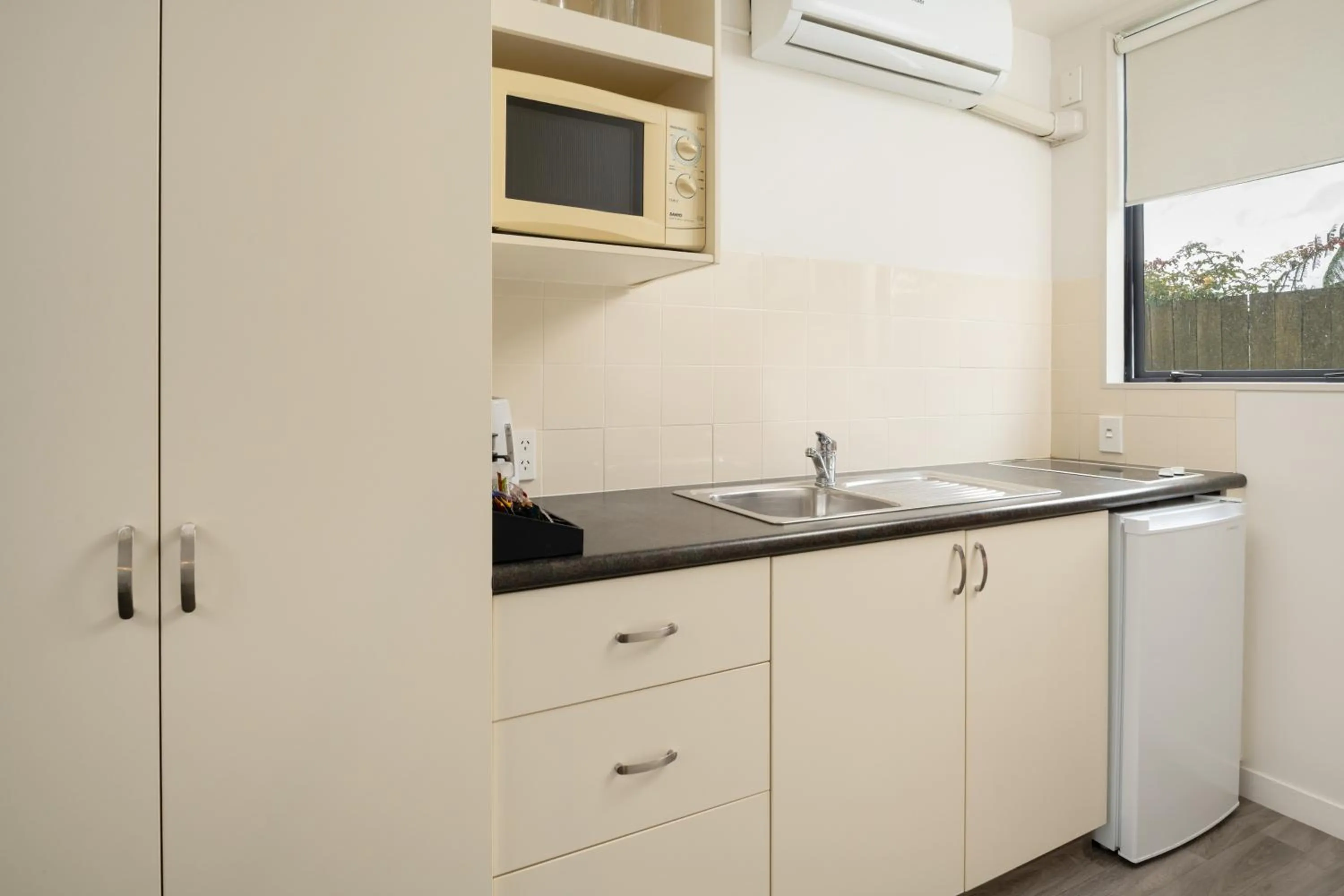 Coffee/tea facilities in ASURE Phoenix Motor Inn