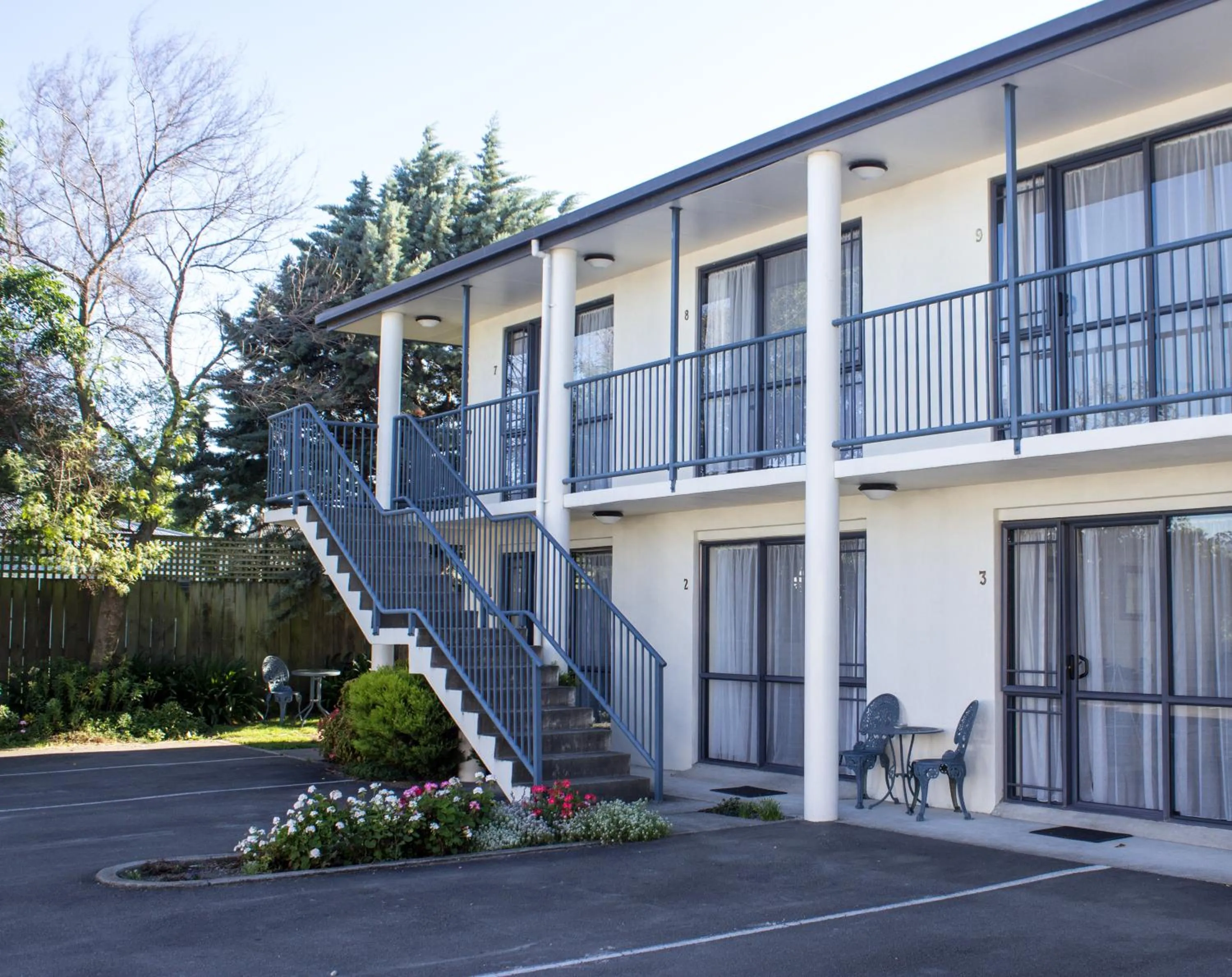 Property building in ASURE Phoenix Motor Inn