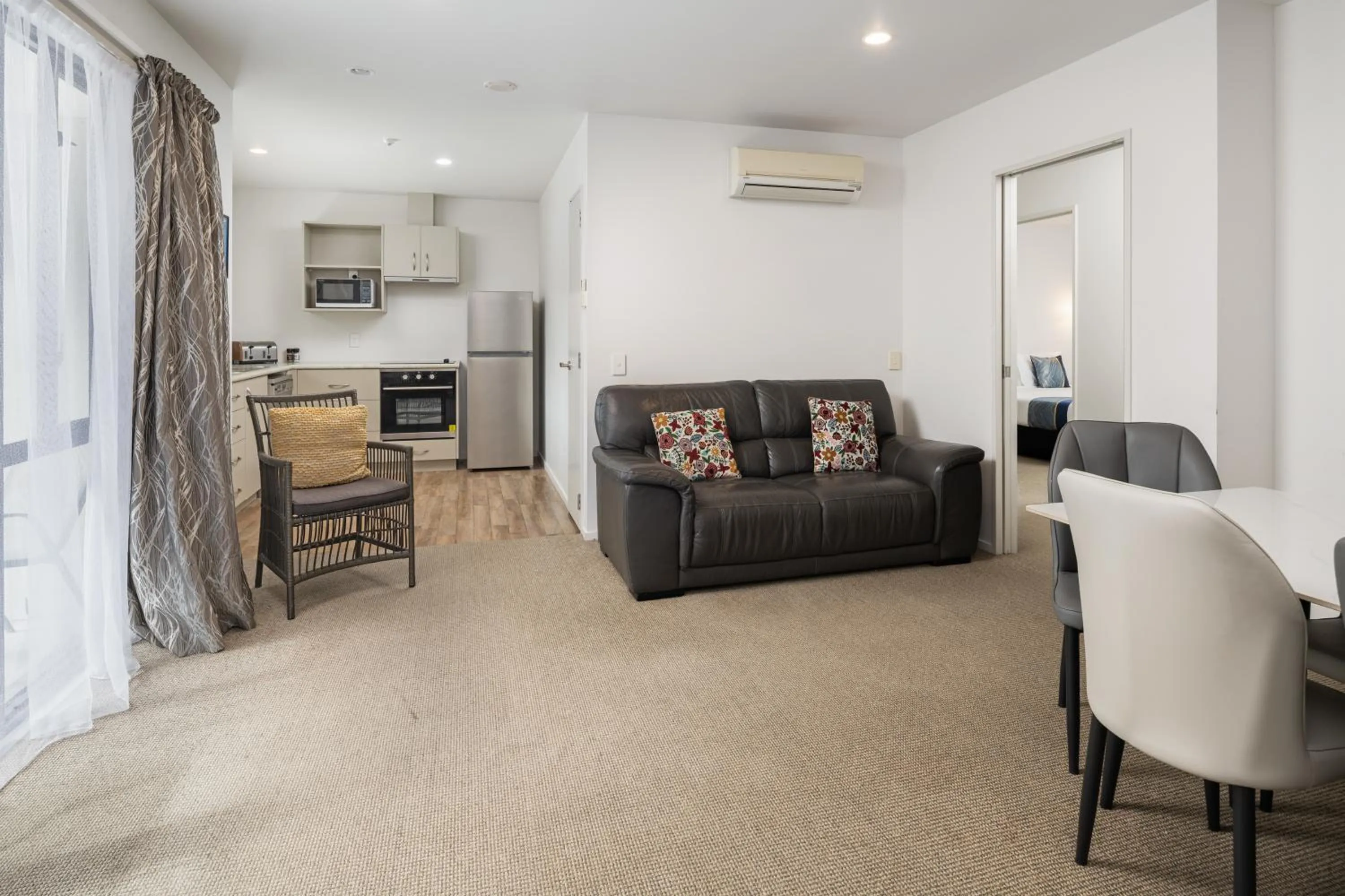 Living room in ASURE Phoenix Motor Inn