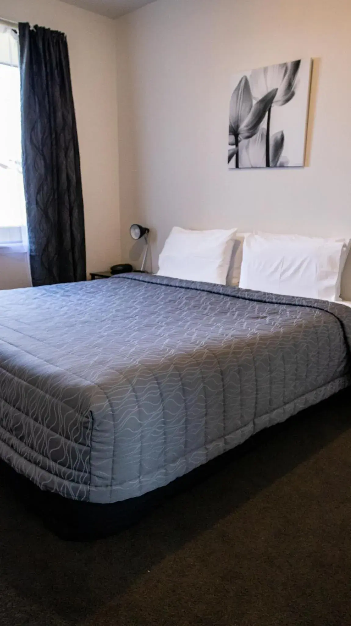 Standard Family Room in ASURE Phoenix Motor Inn Standard Family Room in ASURE Phoenix Motor Inn