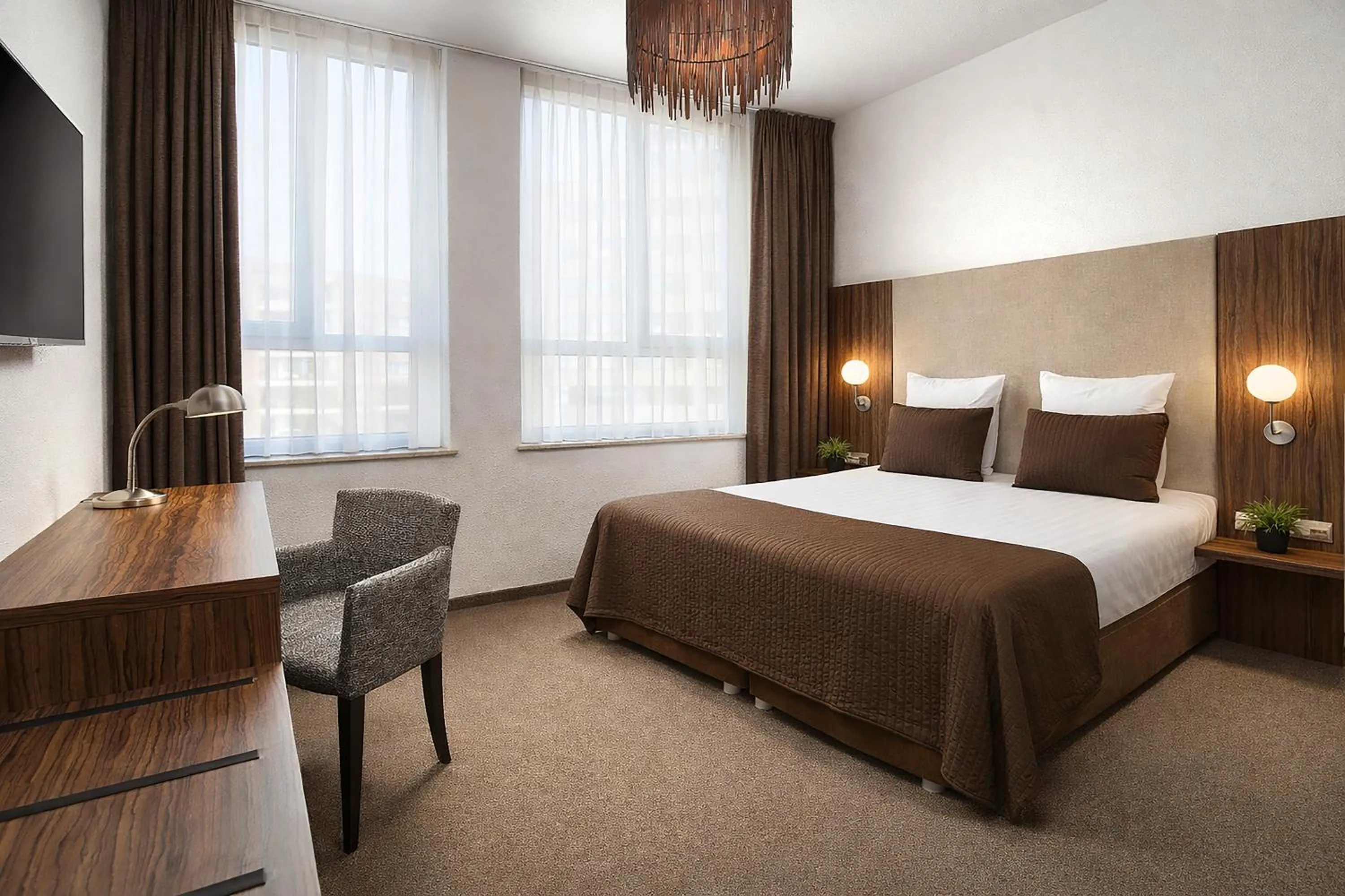 Bedroom, Bed in Hotel La Reine