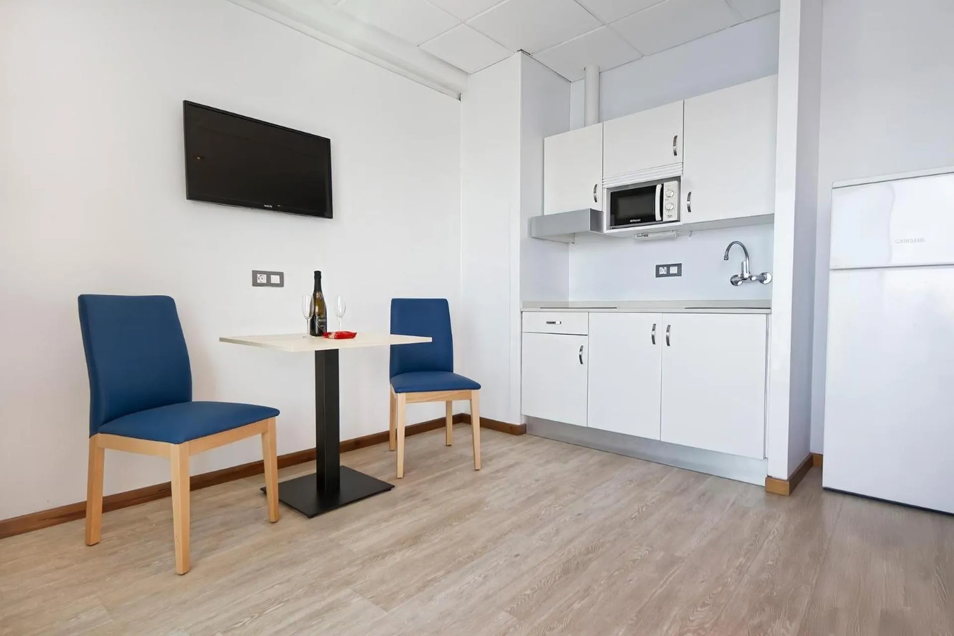 Photo of the whole room in Servatur Green Beach