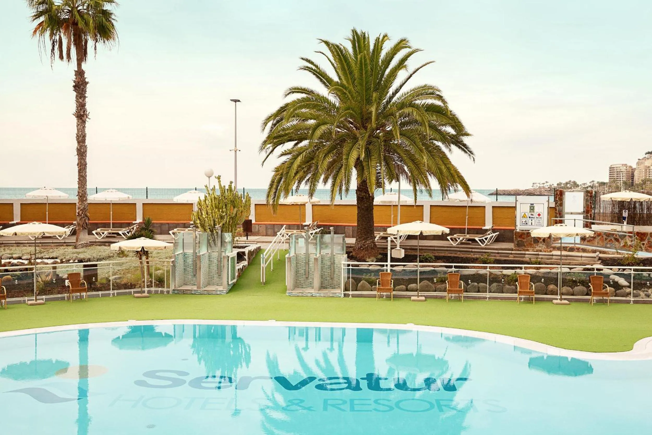 Swimming pool in Servatur Green Beach