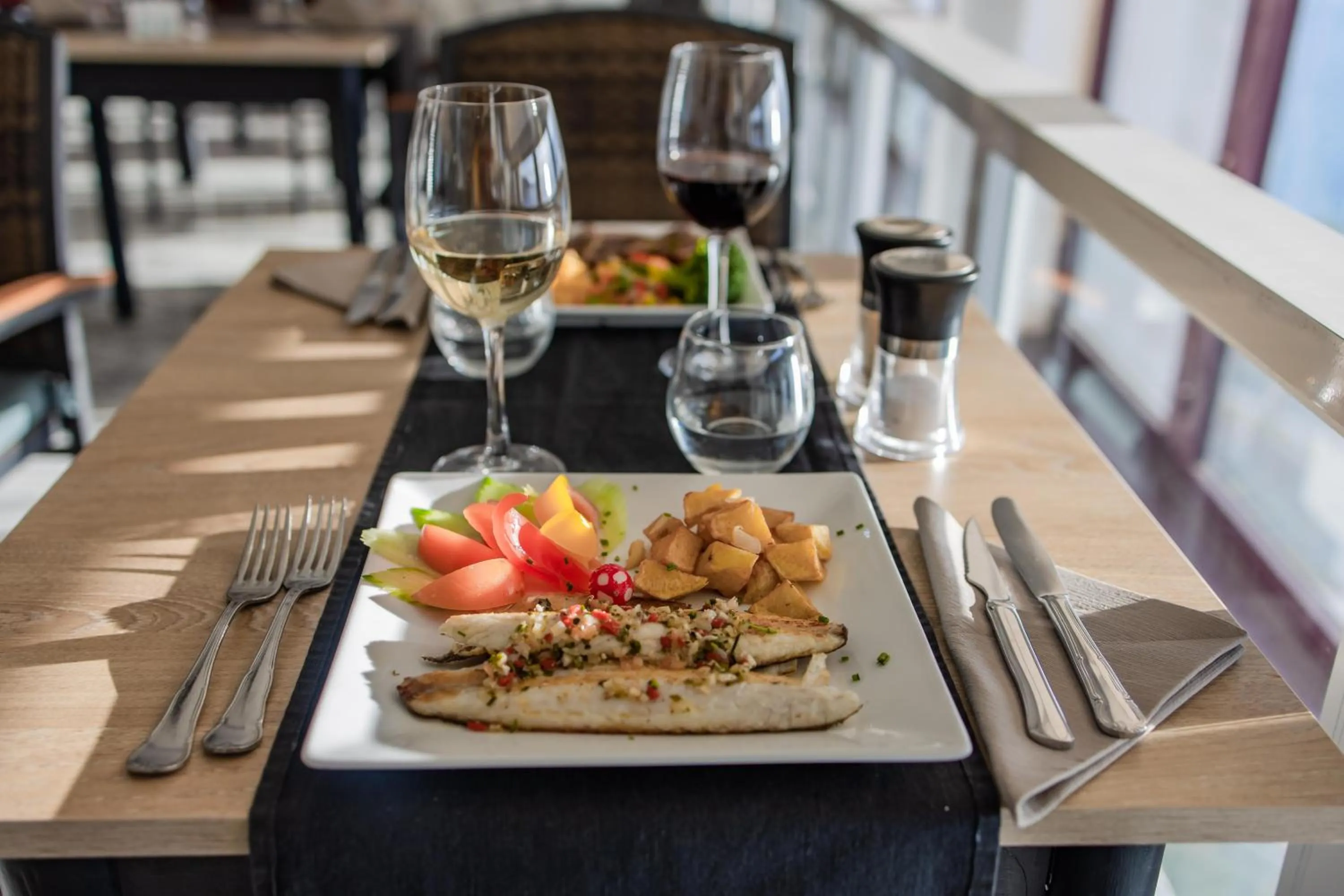 Restaurant/places to eat in Servatur Green Beach