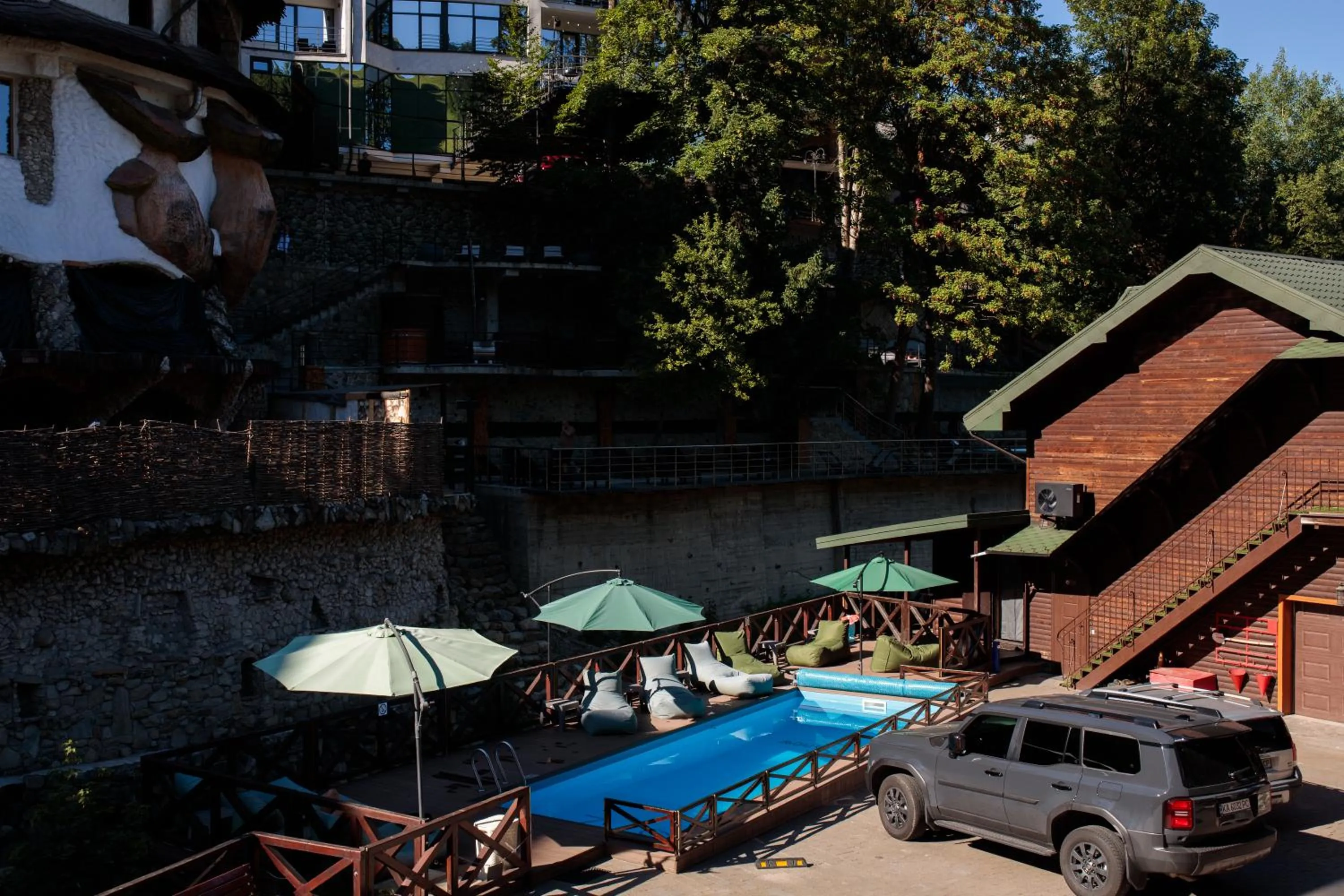 Inner courtyard view in ZimaSnow Ski & Spa Club