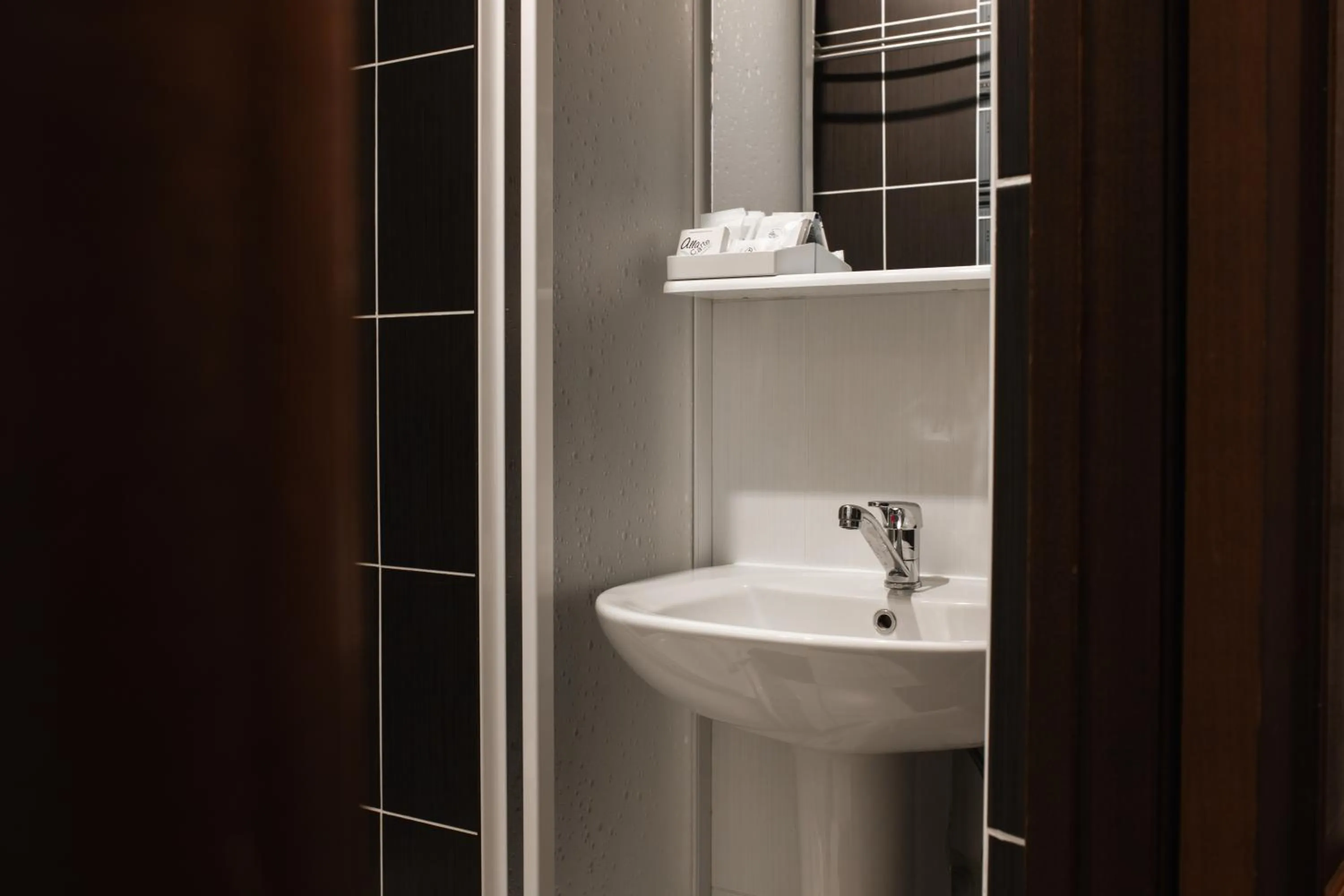 Toilet in ZimaSnow Ski & Spa Club