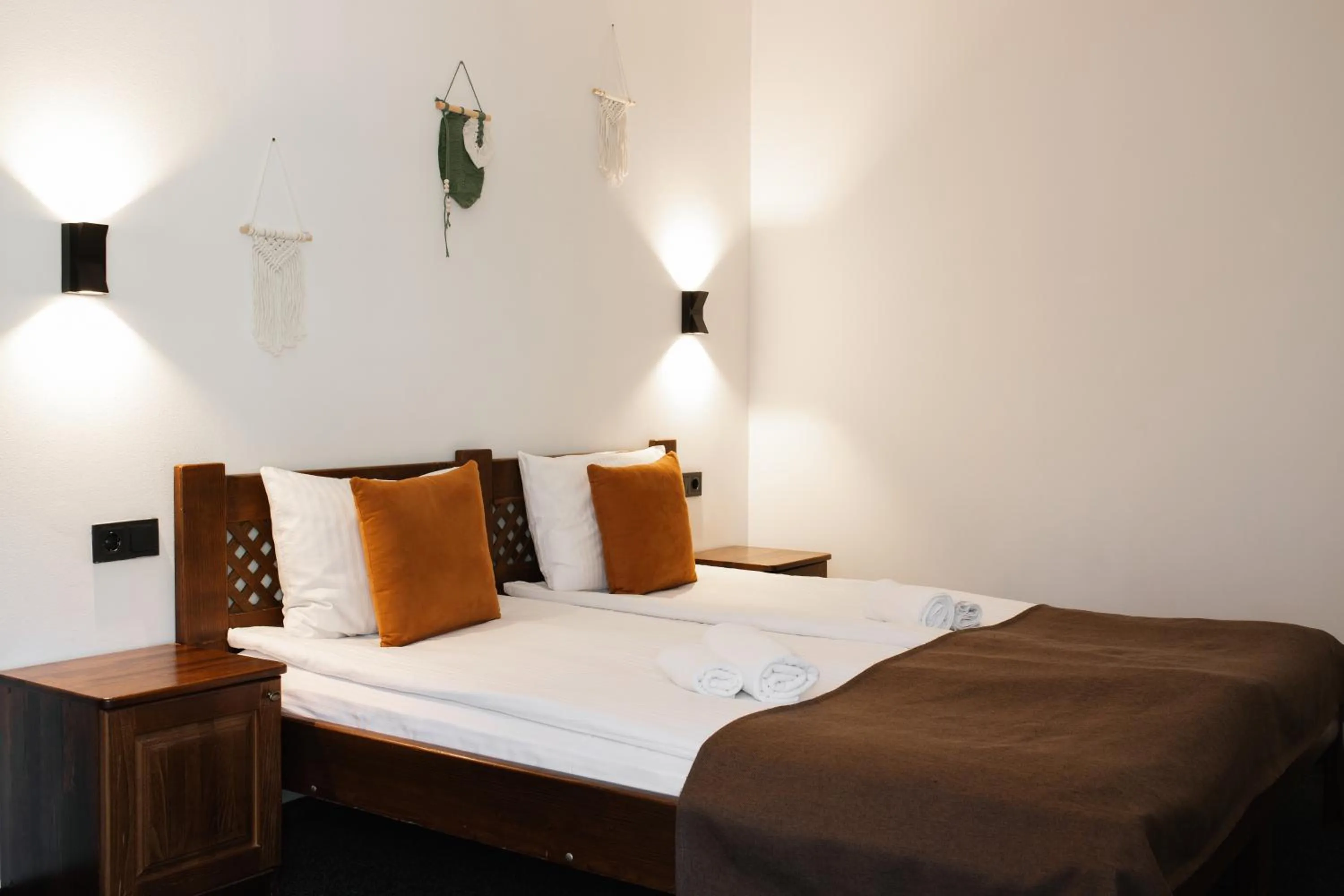 Bed in ZimaSnow Ski & Spa Club