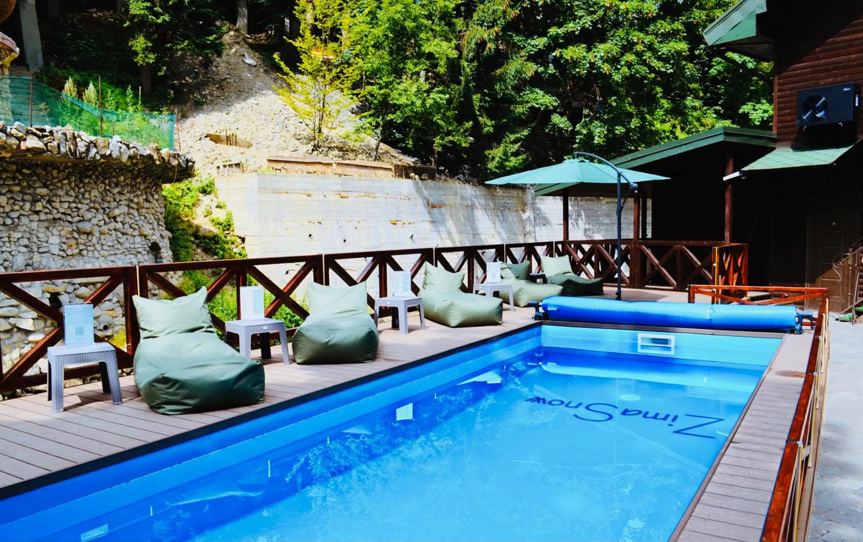 Swimming pool in ZimaSnow Ski & Spa Club