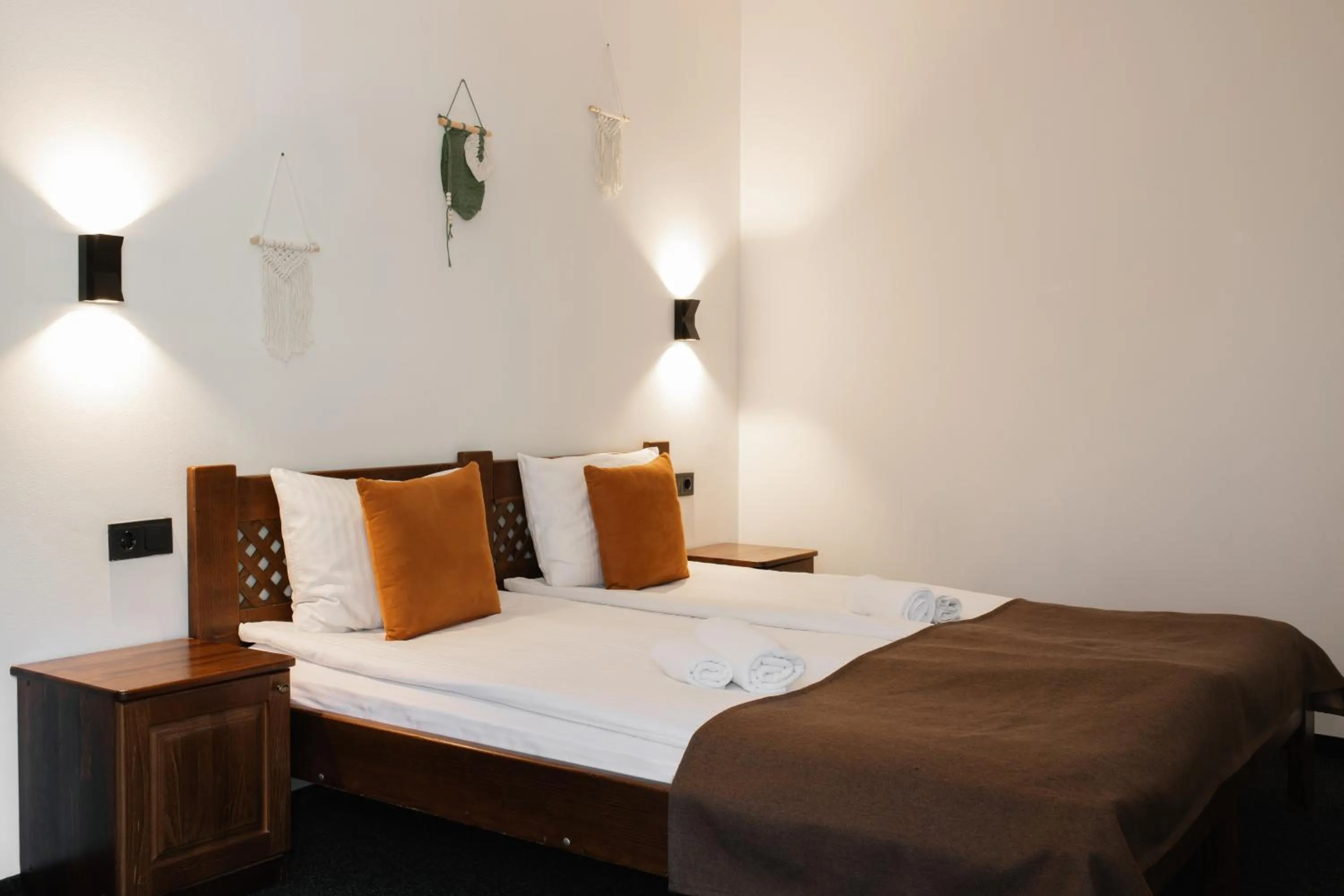 Bed in ZimaSnow Ski & Spa Club