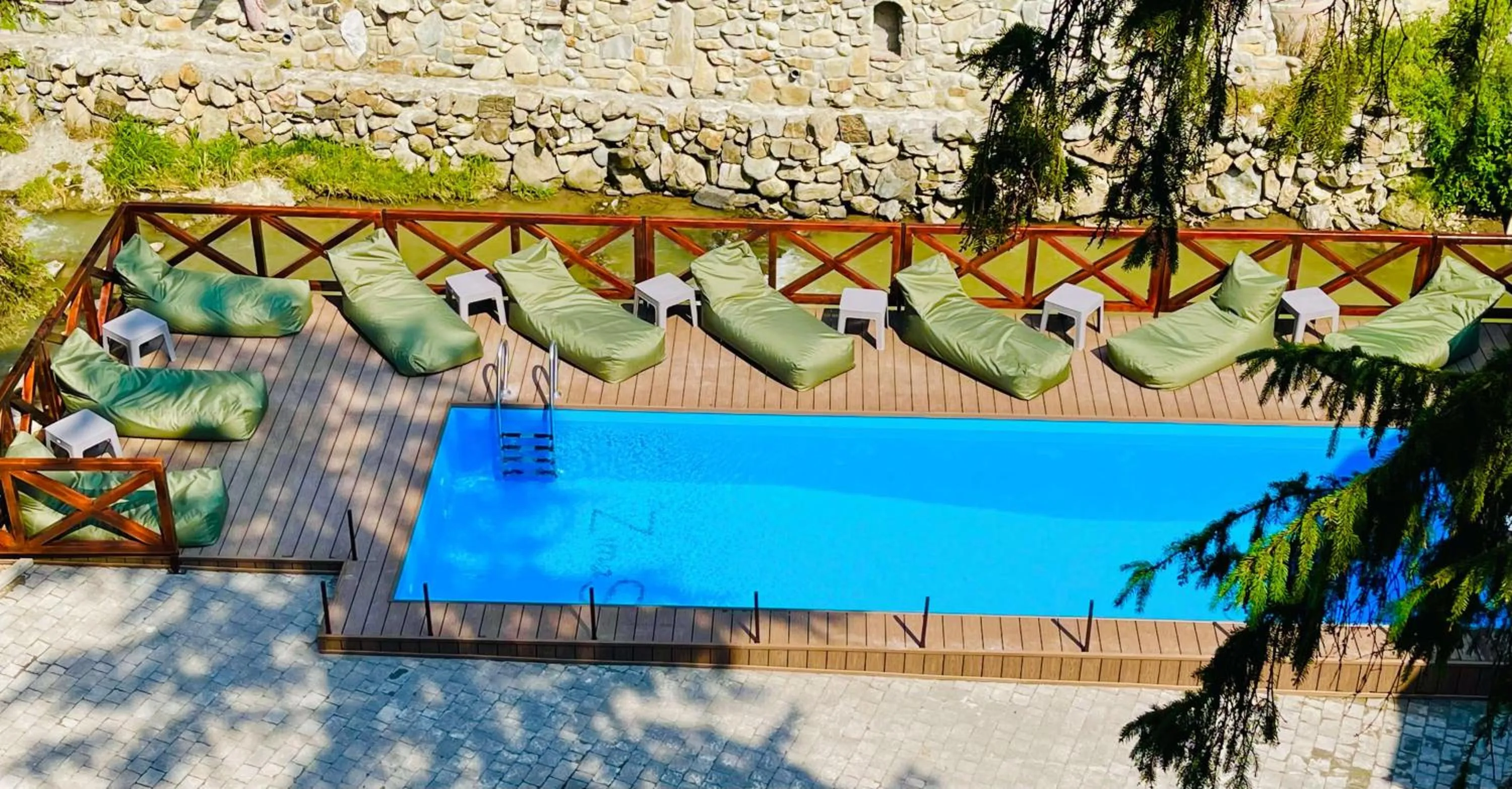 Swimming pool in ZimaSnow Ski & Spa Club