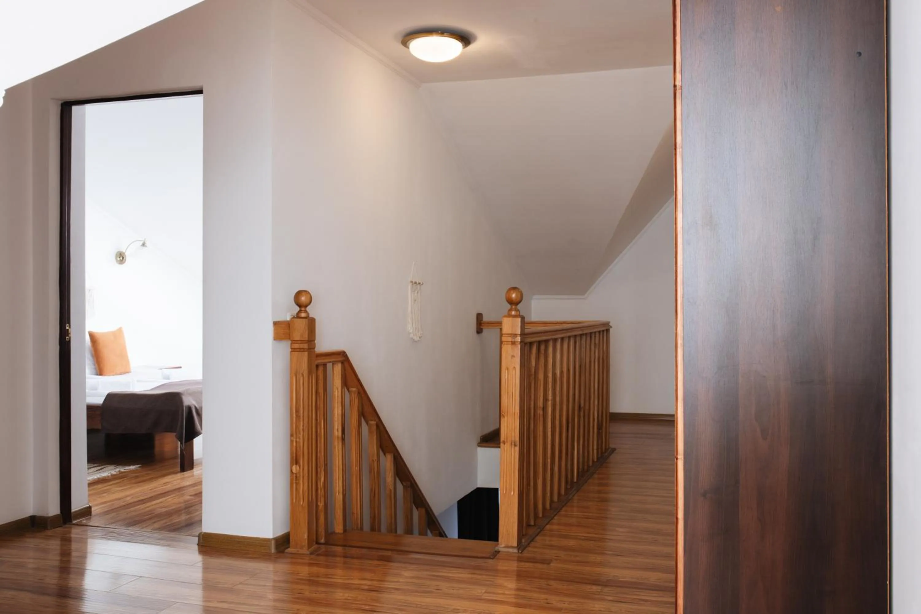 Bed in ZimaSnow Ski & Spa Club