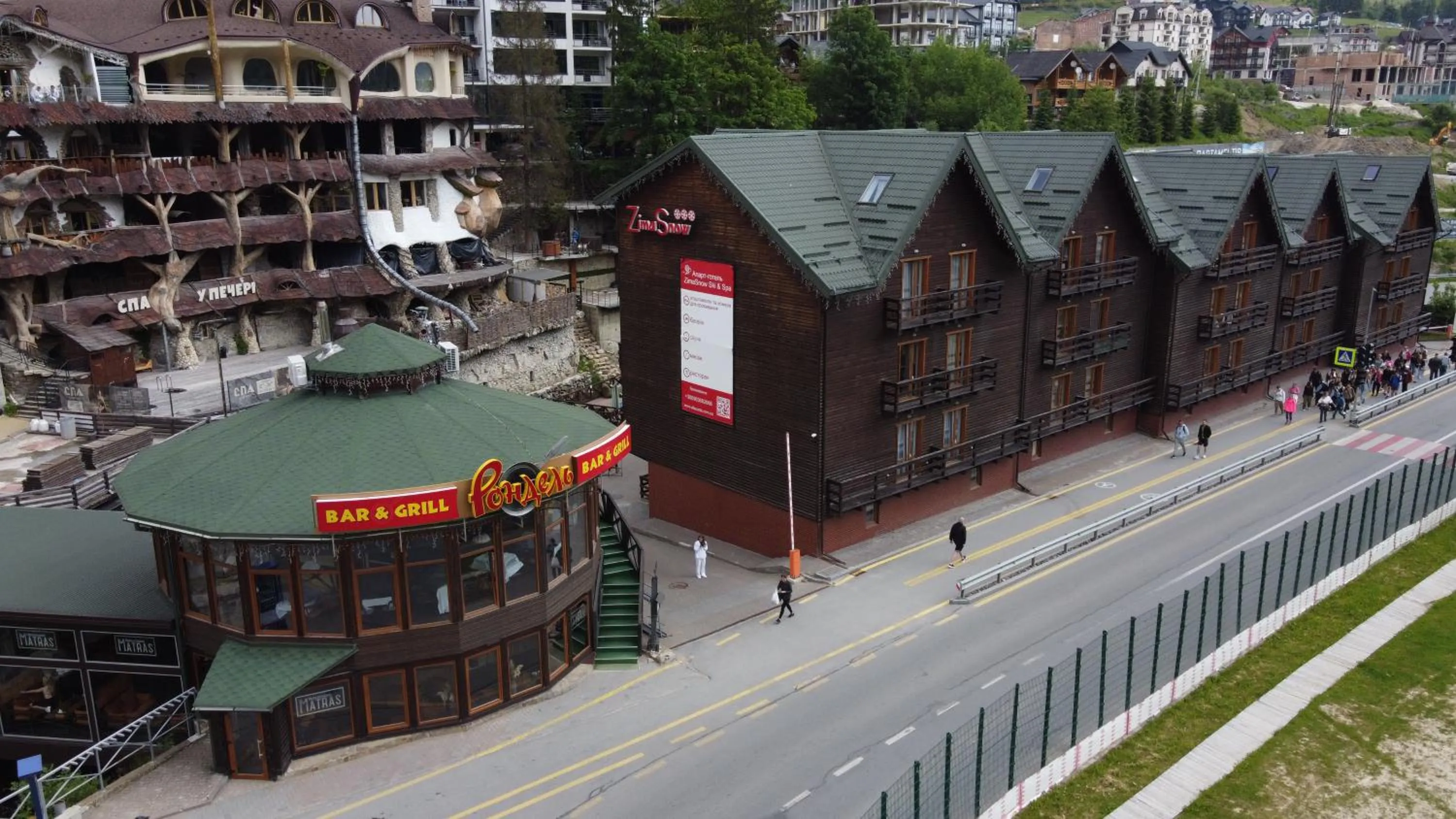 Property building in ZimaSnow Ski & Spa Club