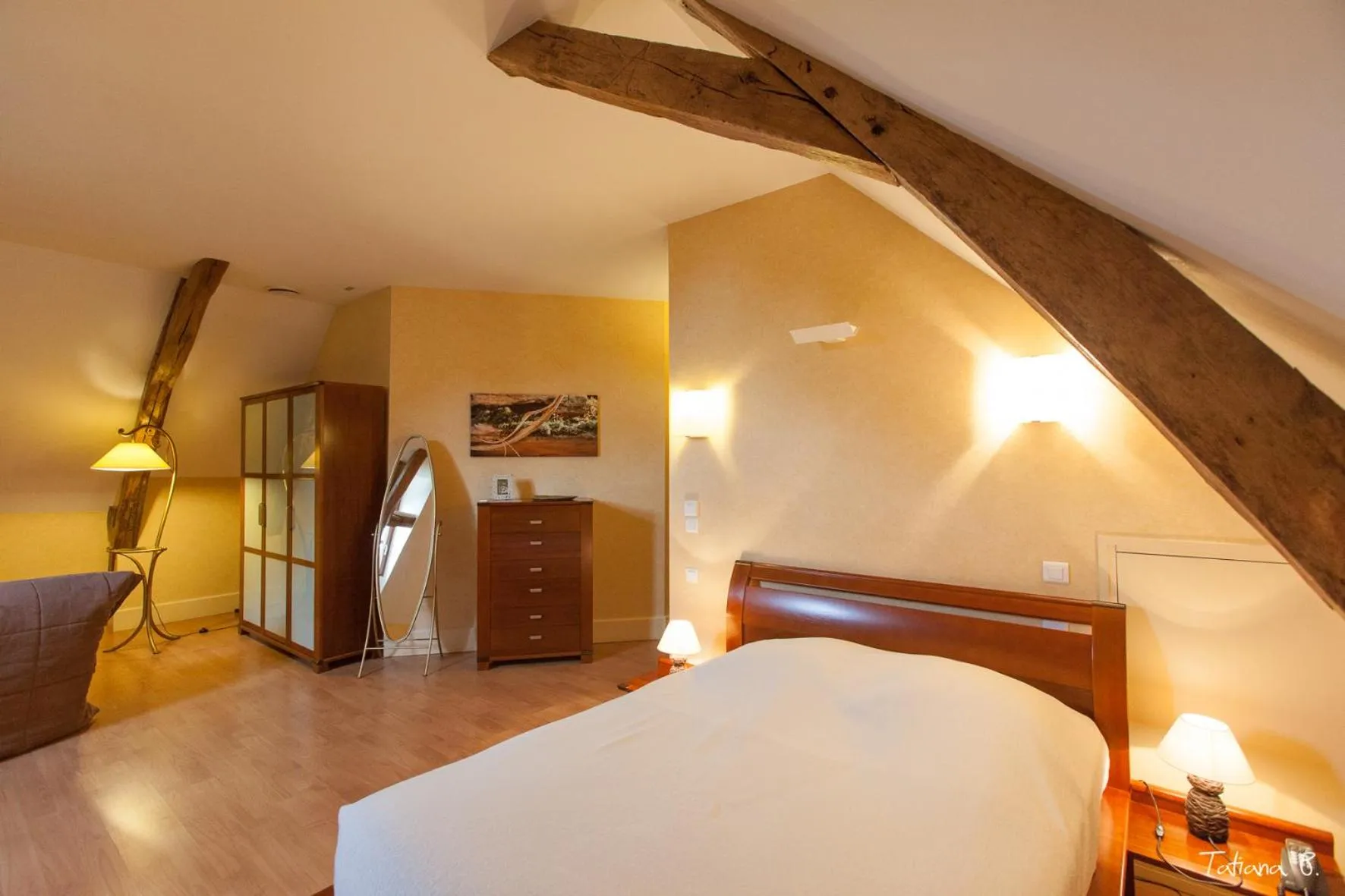Photo of the whole room, Bed in Domaine de Chantemerle
