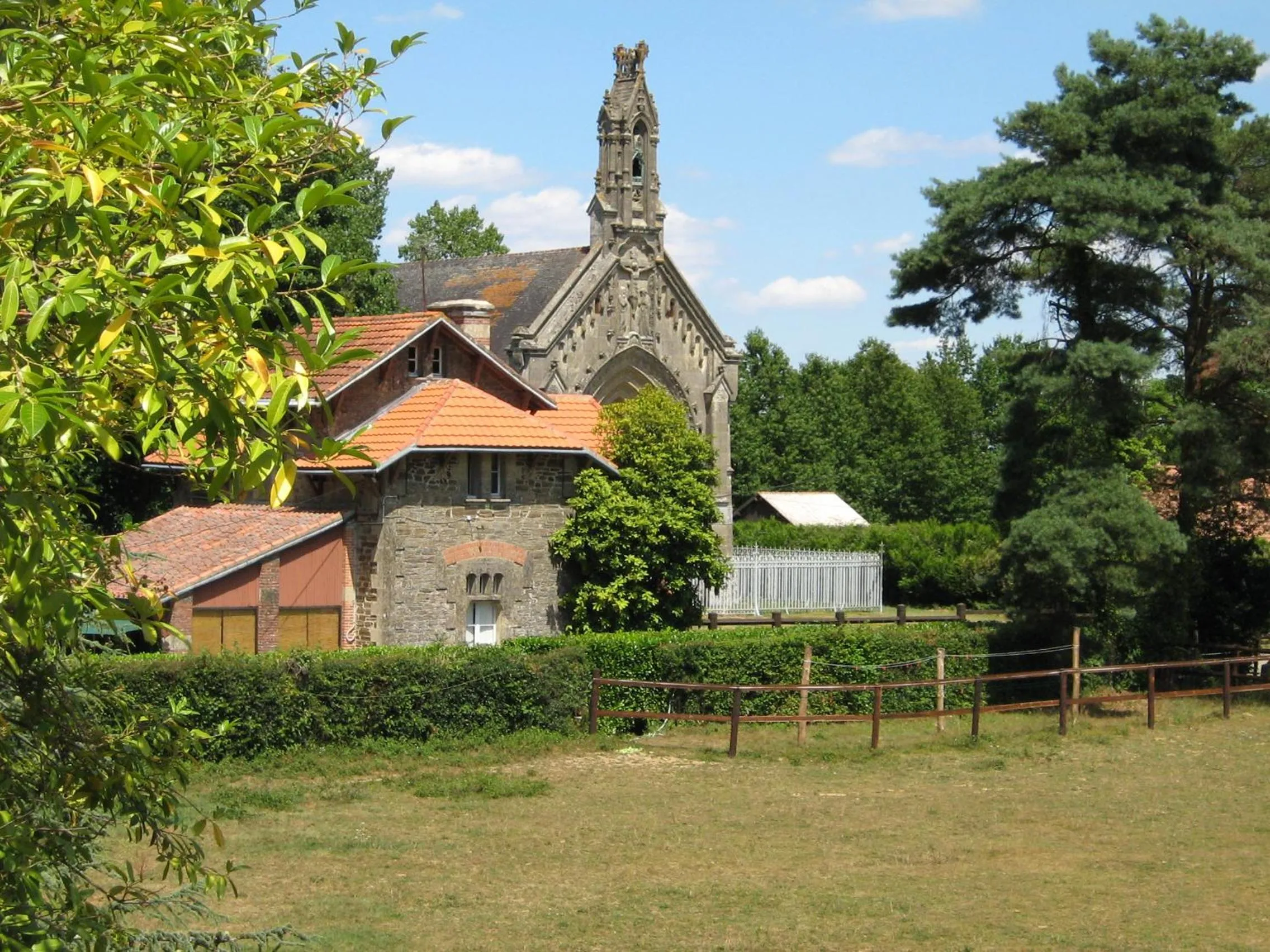 Nearby landmark in Domaine de Chantemerle