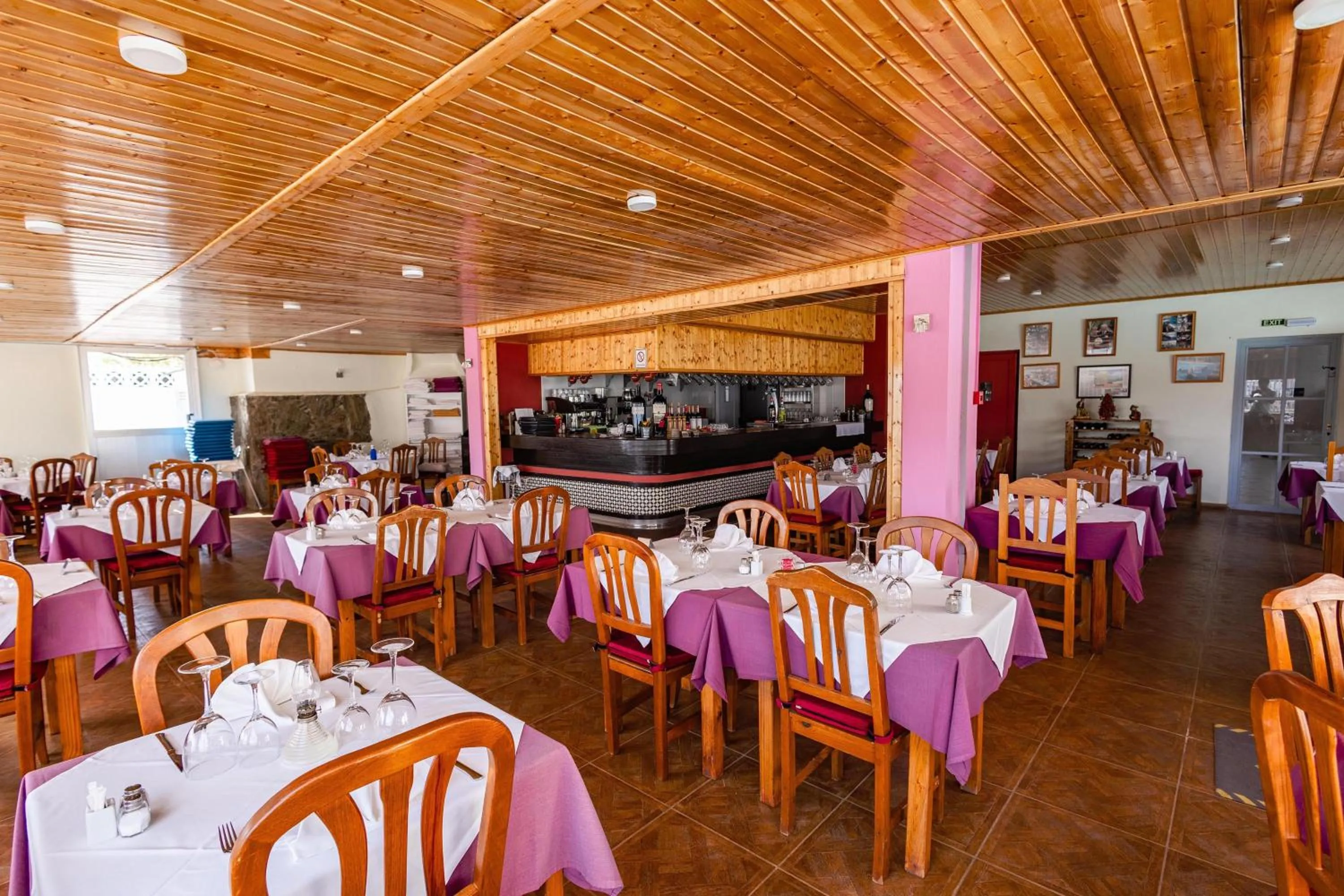 Restaurant/places to eat in Servatur Montebello