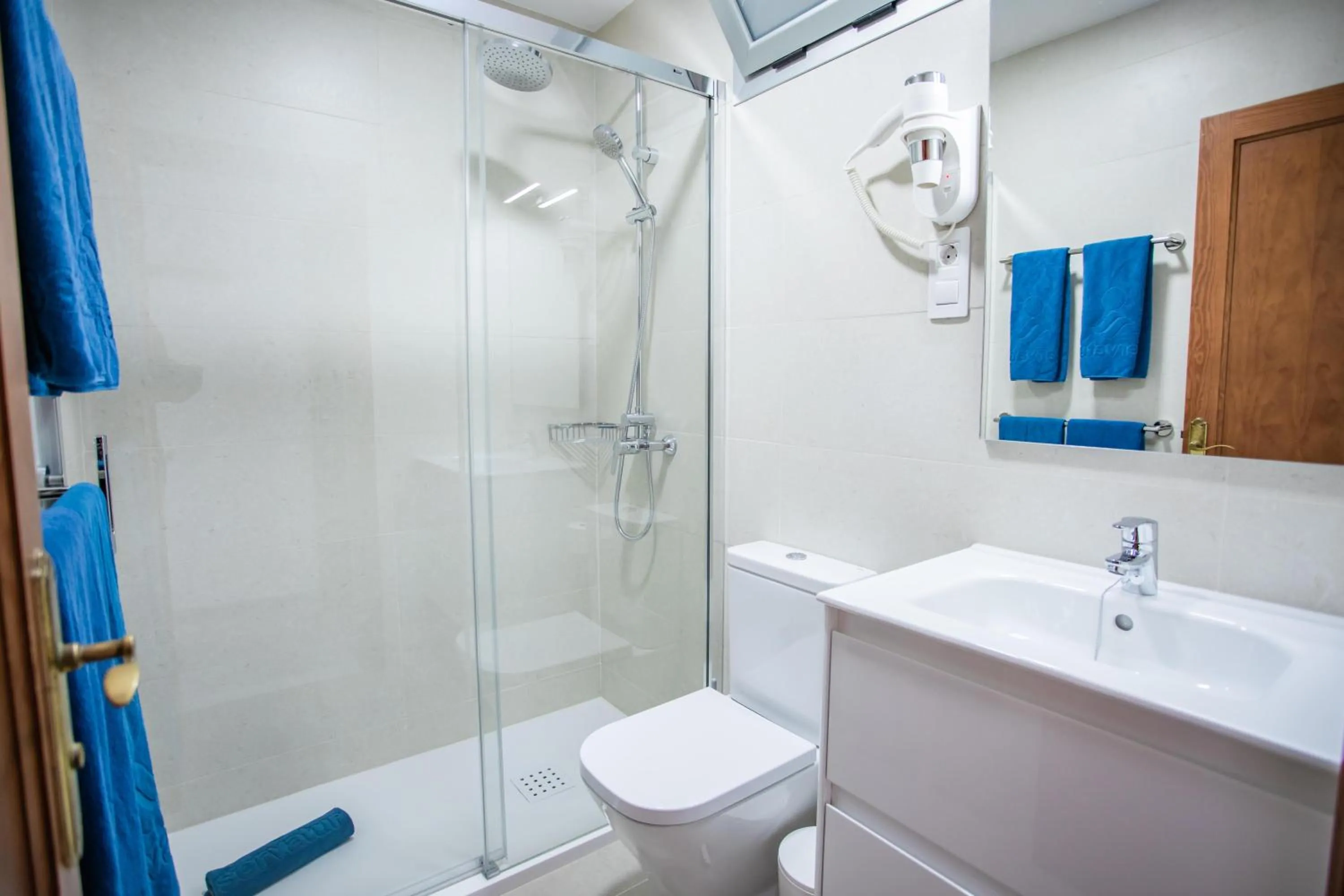 Bathroom in Servatur Montebello