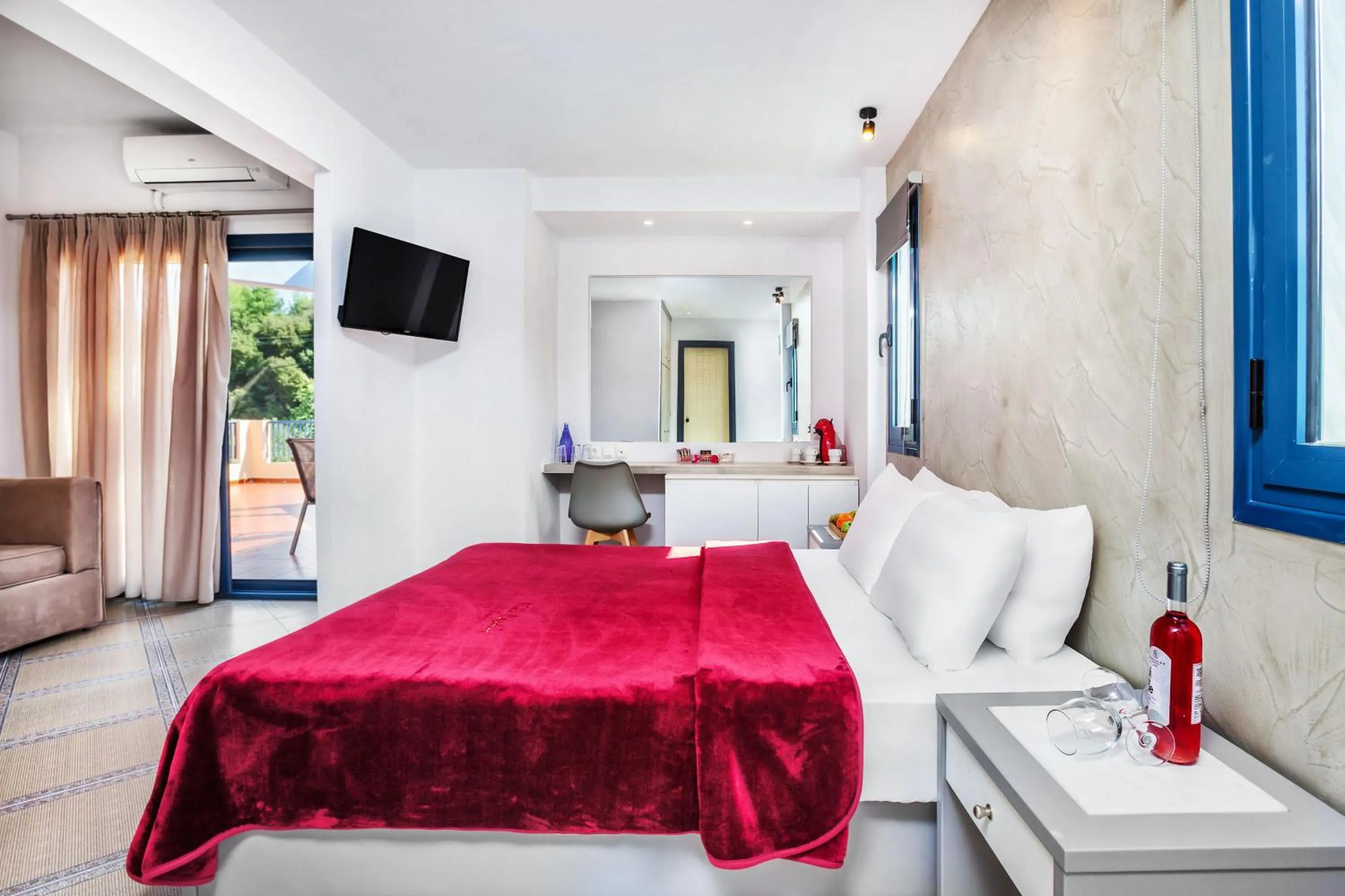 Photo of the whole room, Bed in Atrium Hotel