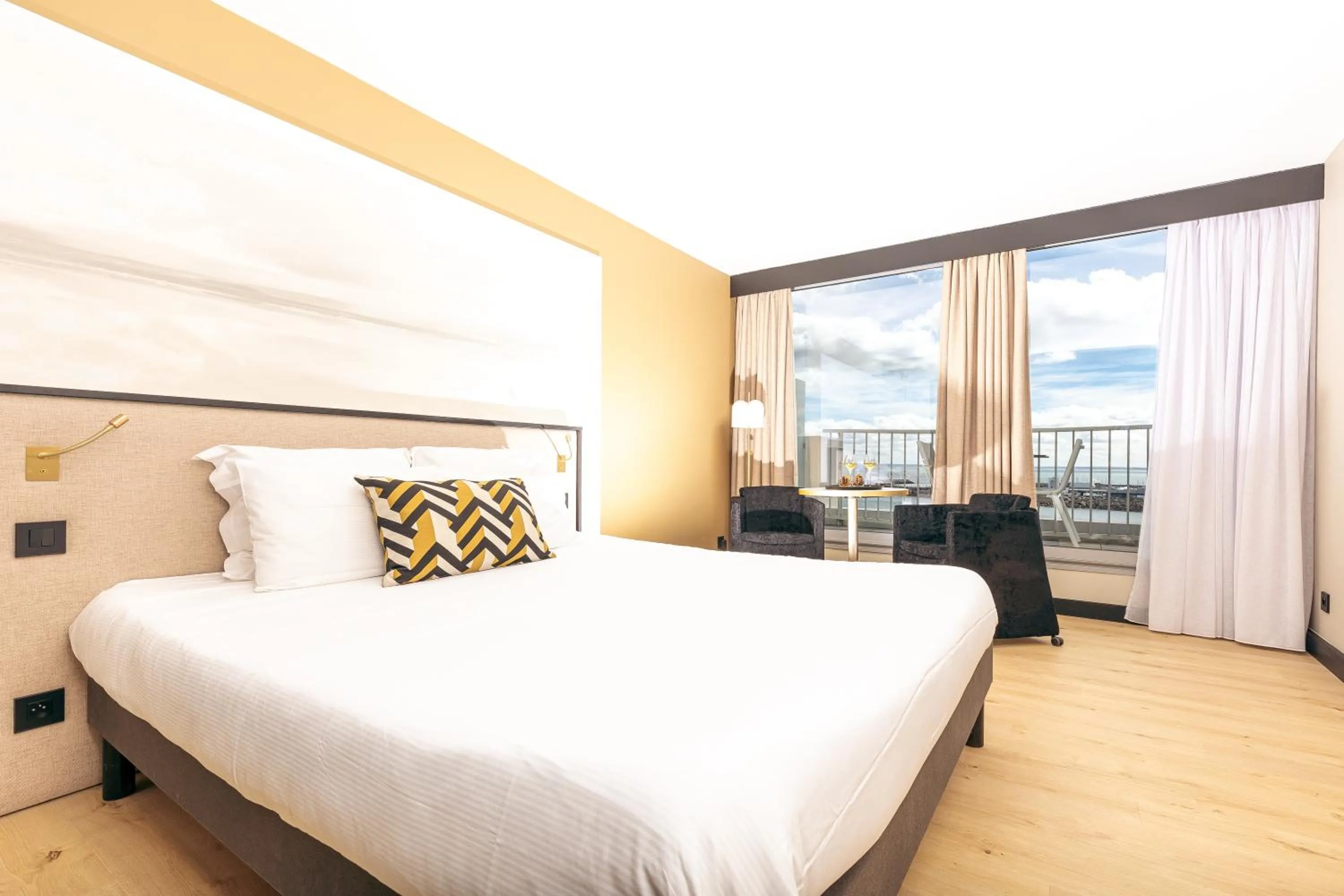 Bedroom, Bed in Hotel Ker Moor Saint-Quay Portrieux